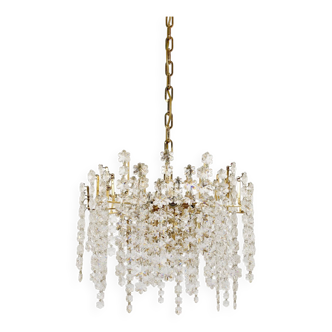 Bakalowits Vienna brass chandelier plated in gold with snowflake-shaped crystals, 1970s.