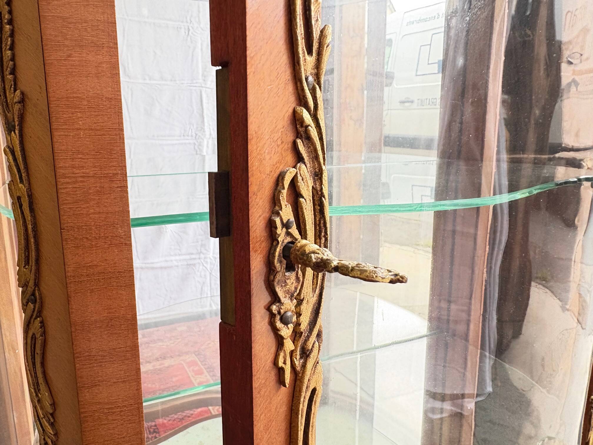 Louis XV/Transition style display cabinet in wood and gilt bronze