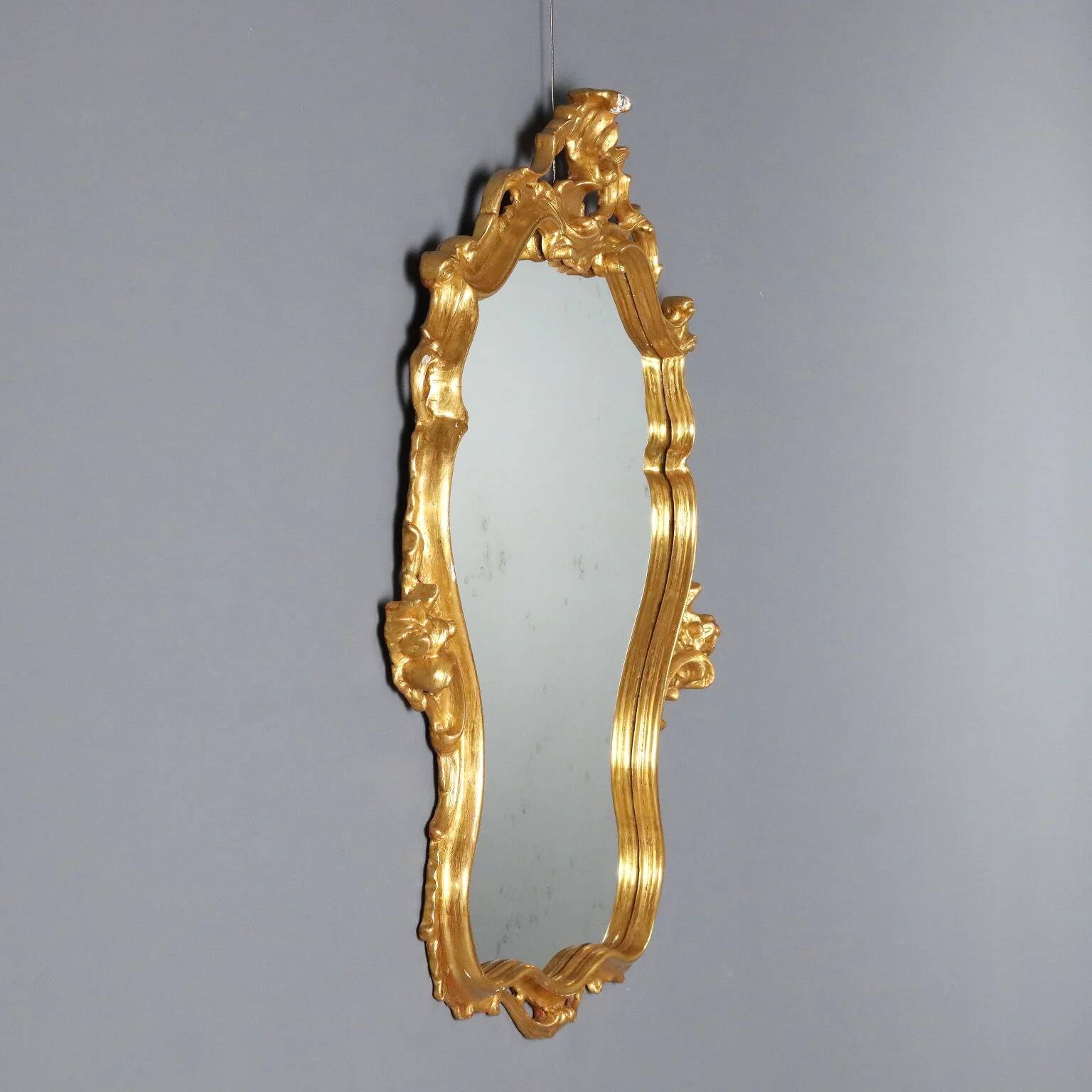 Carved and gilded wooden mirror in Barocchetto style