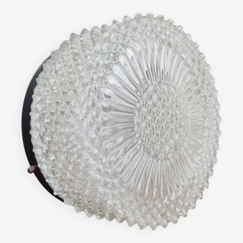 Round ceiling light in black metal and chiseled glass