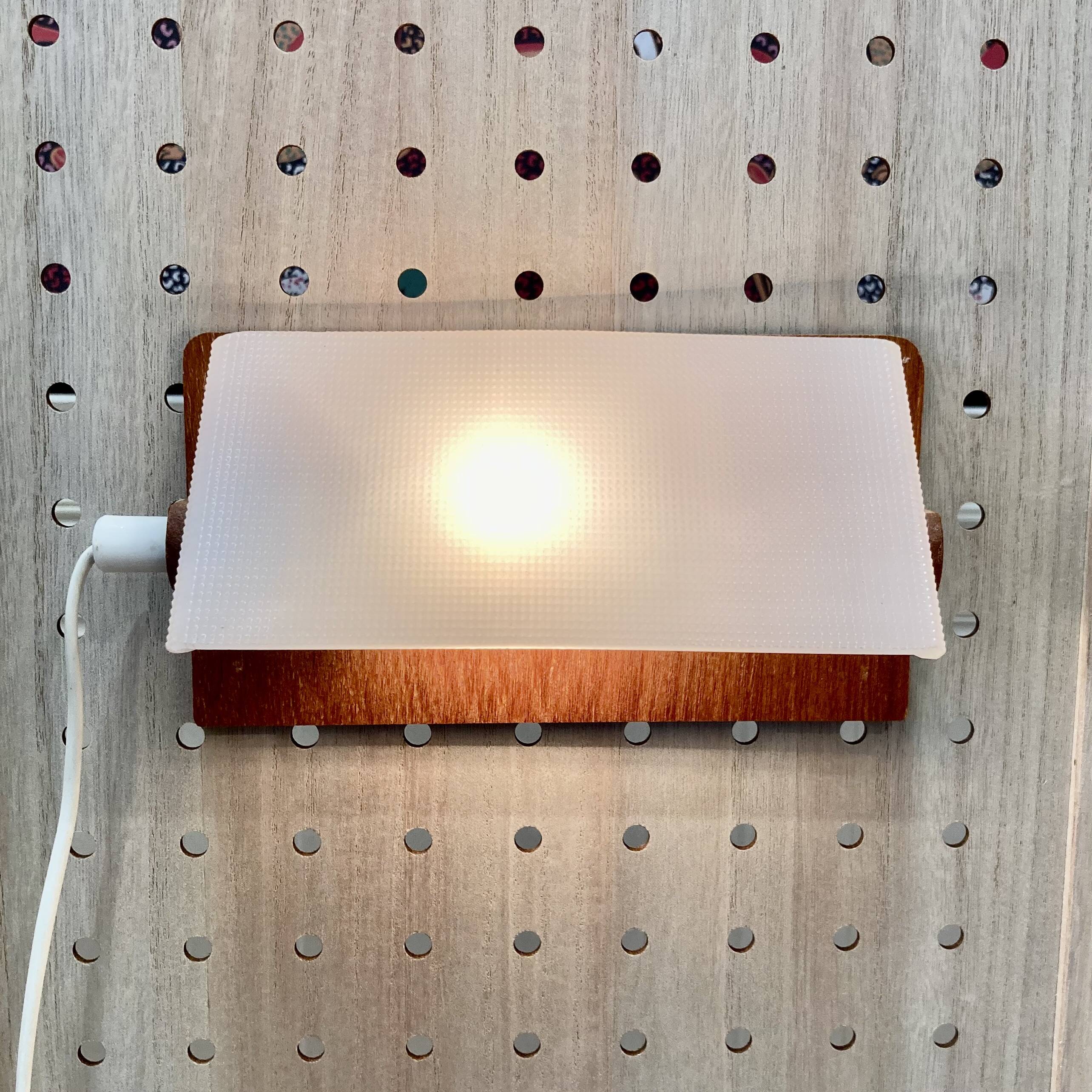 Pair of teak wall lights "scandinavian design" 1950.