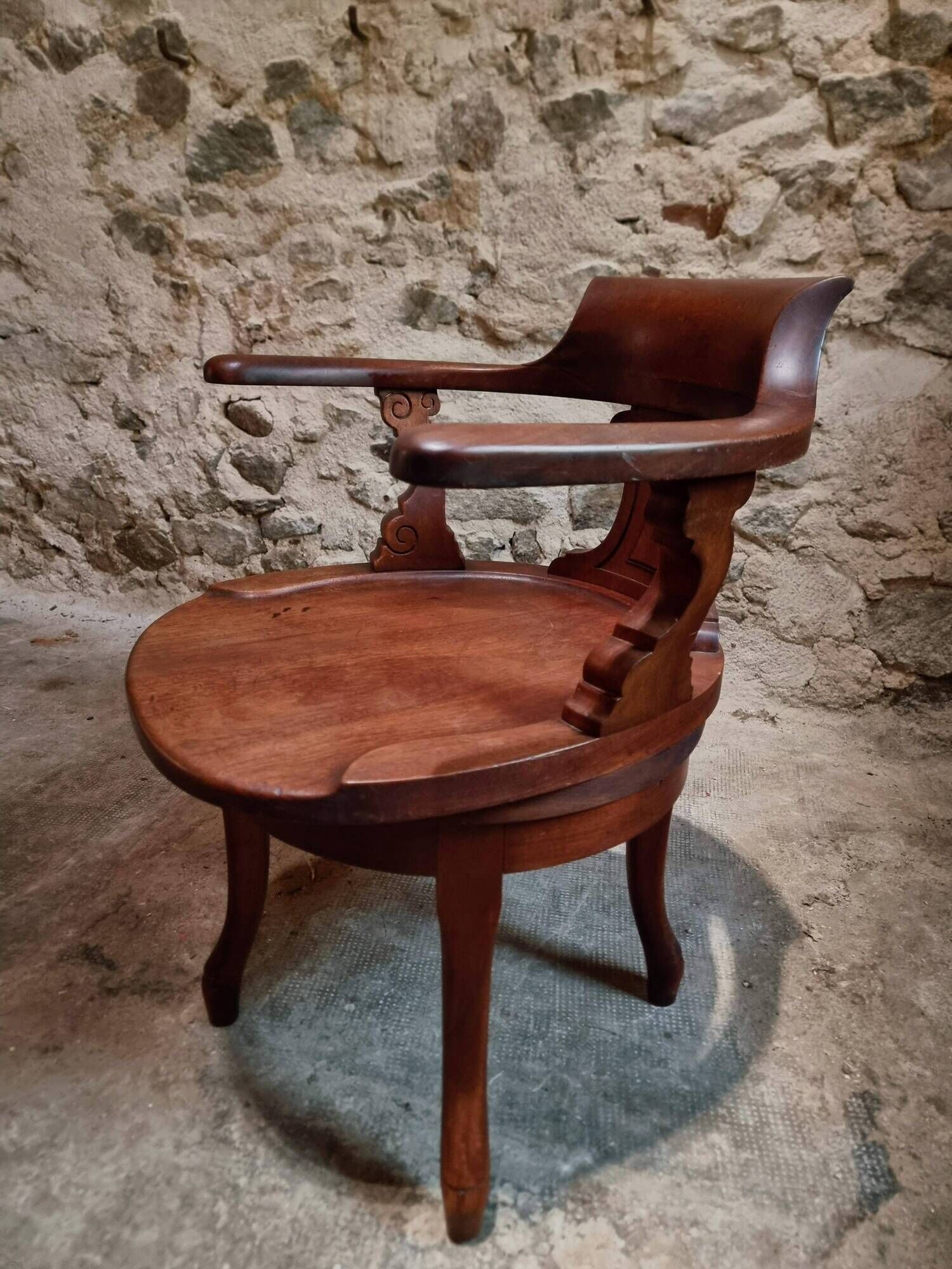 Antique wooden office chair – swivel captain's chair – walnut chair – early 1900s