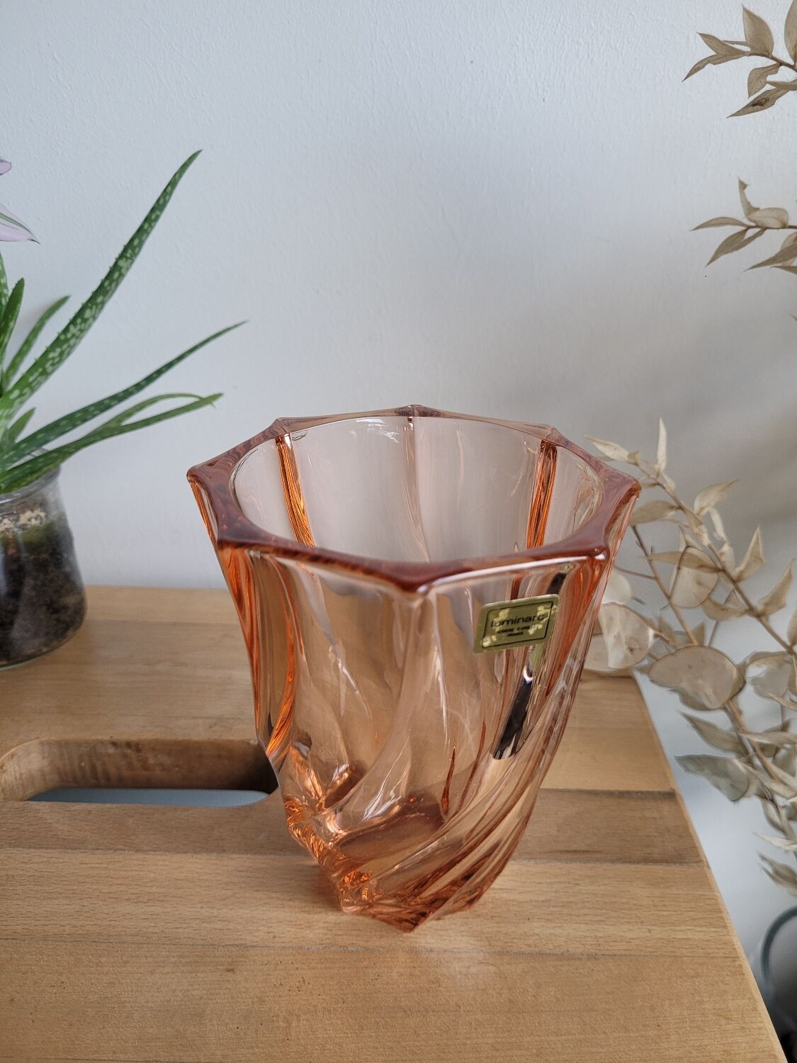 Luminarc tourbillon vase in pink glass