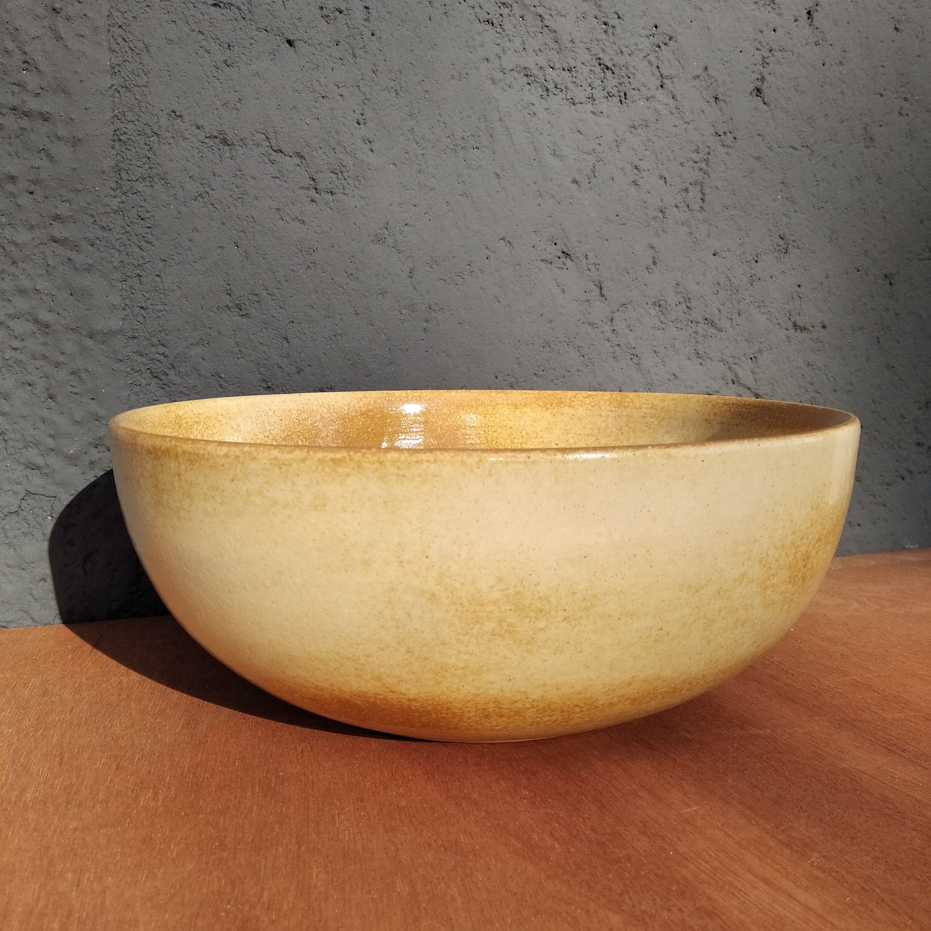 Stoneware salad bowl