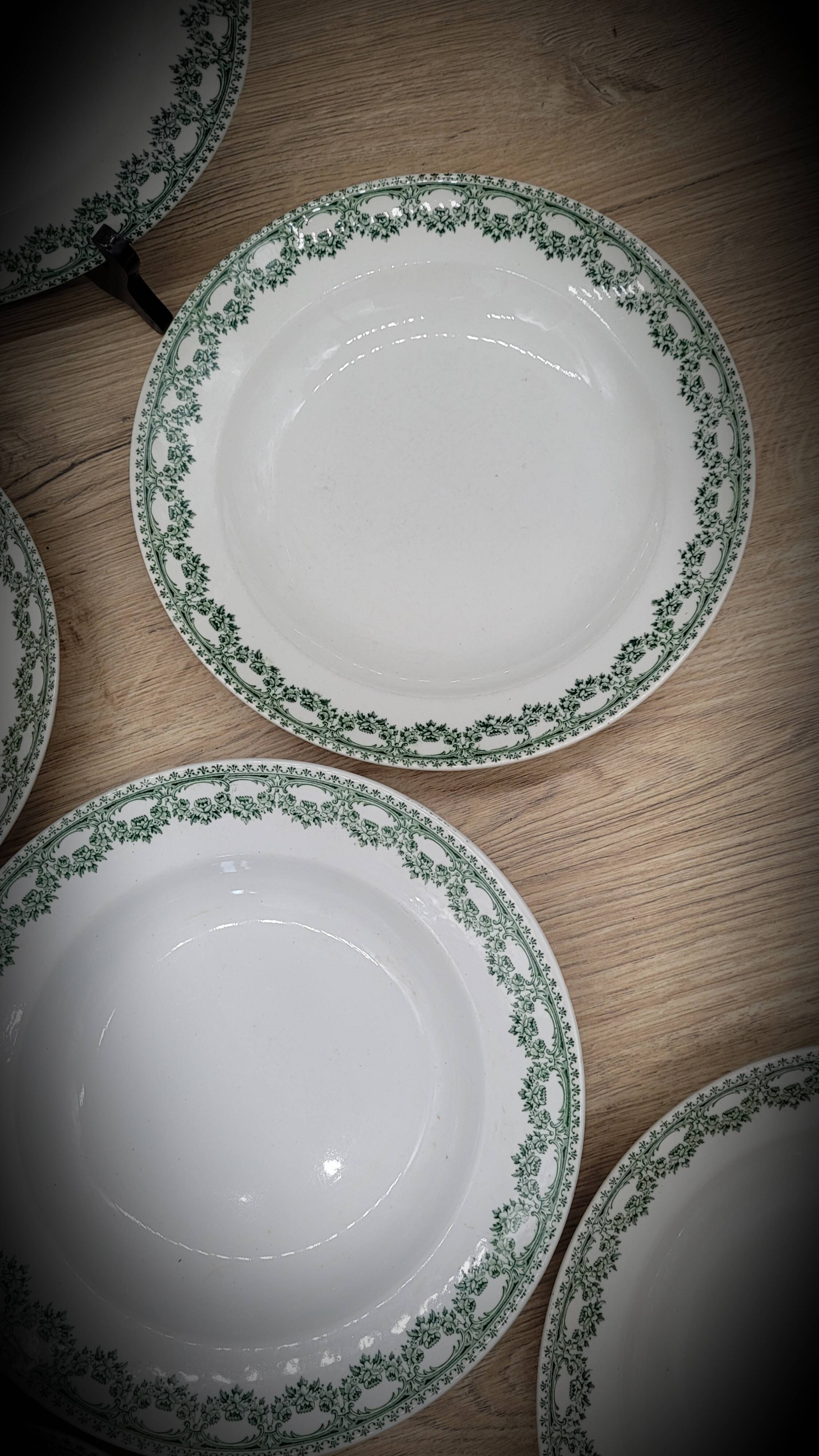Set of 6 Carlotta Boch plates