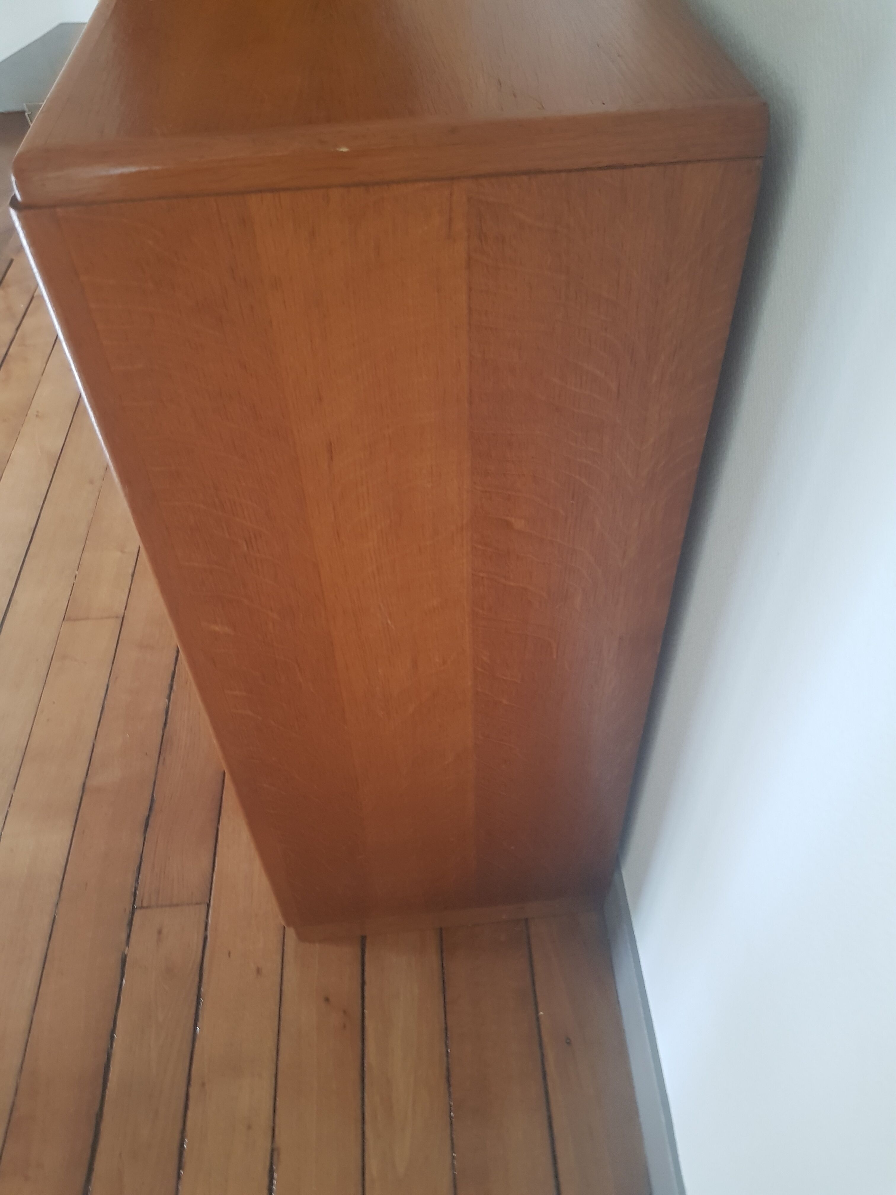 Furniture with a sliding drawer