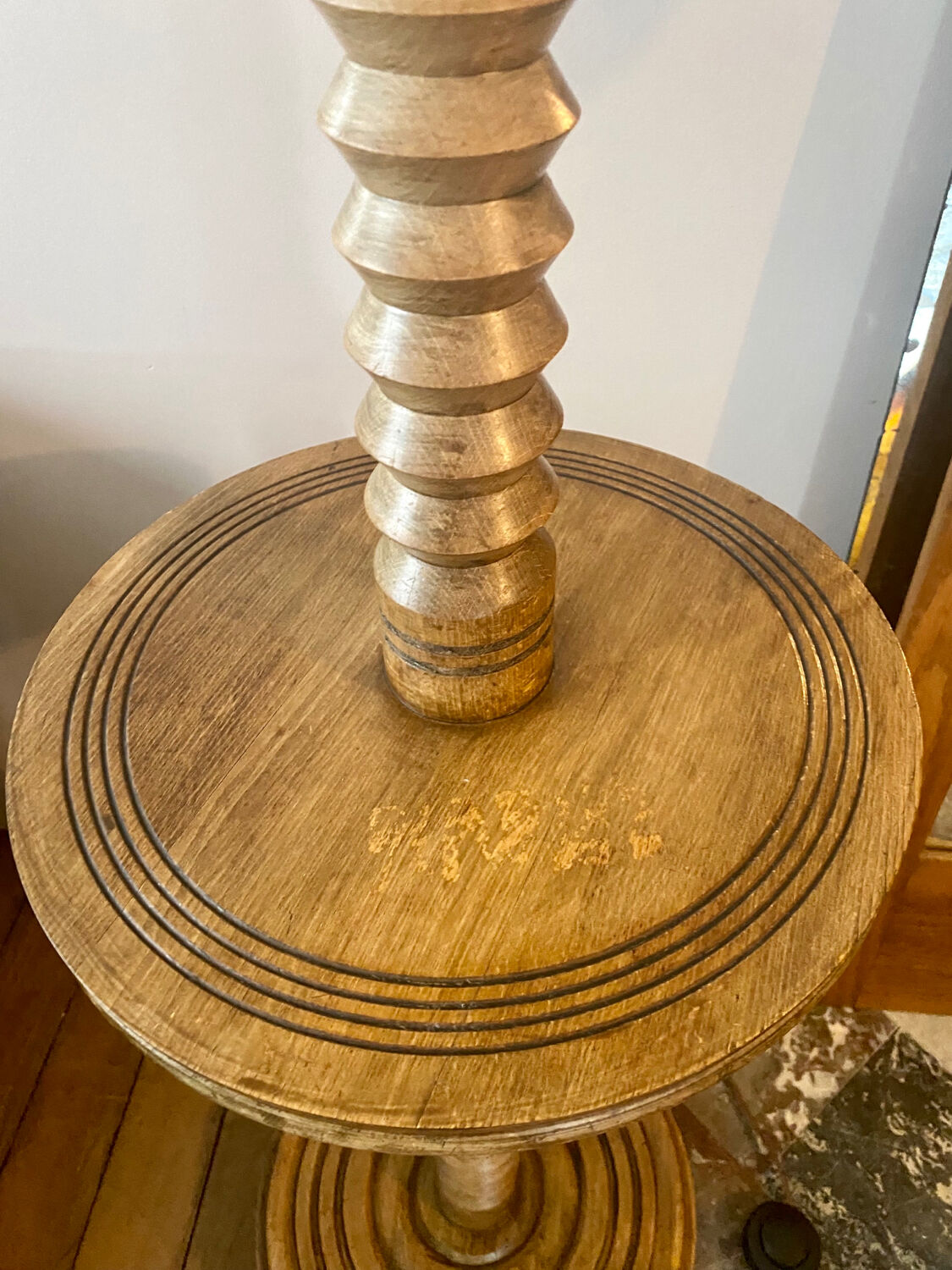 Vintage art deco floor lamp in turned wood