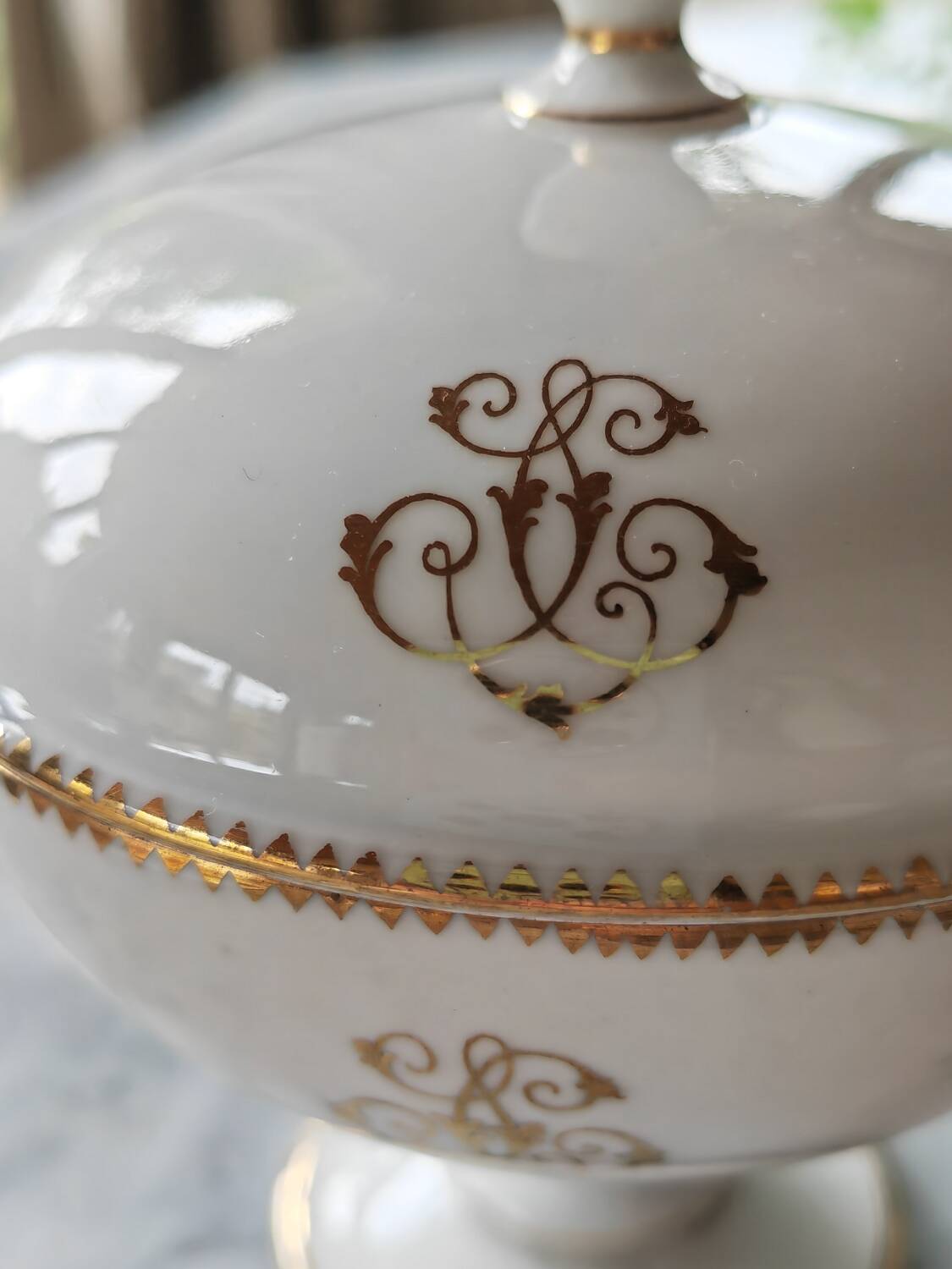 Paris porcelain sugar bowl