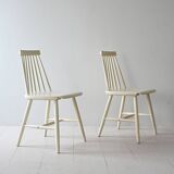 Paire de chaises blanches vintage