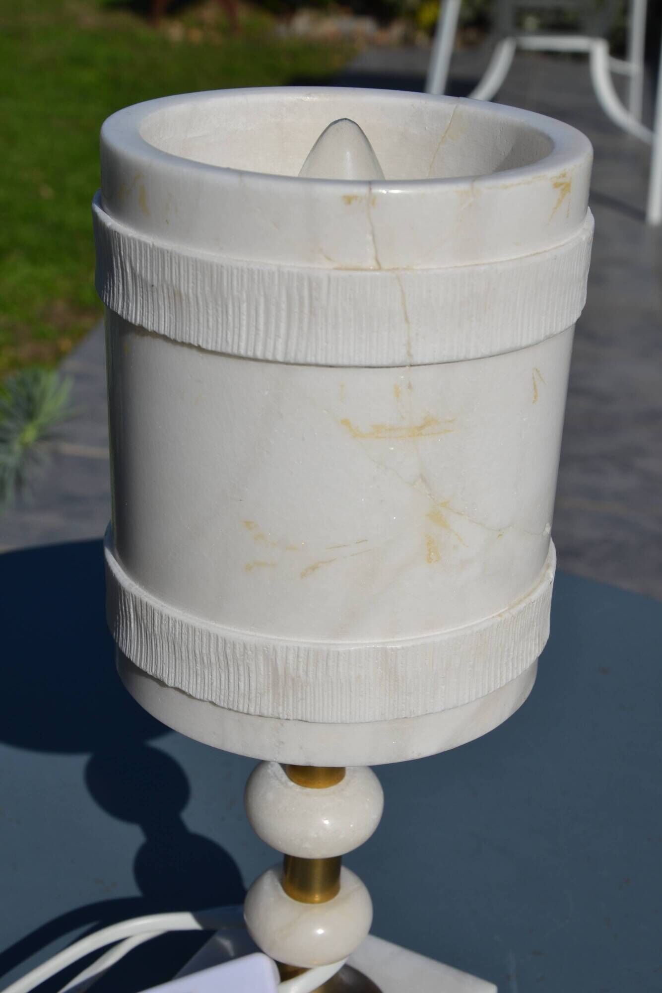 Lamp in white alabaster and brass