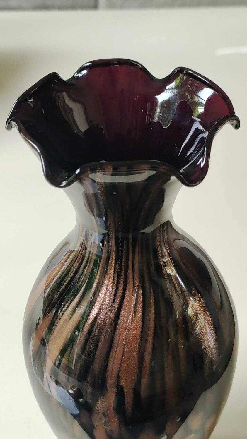 Corolle design vase in blown Murano art glass/Designer V. Nason. 70s. High 25 cm