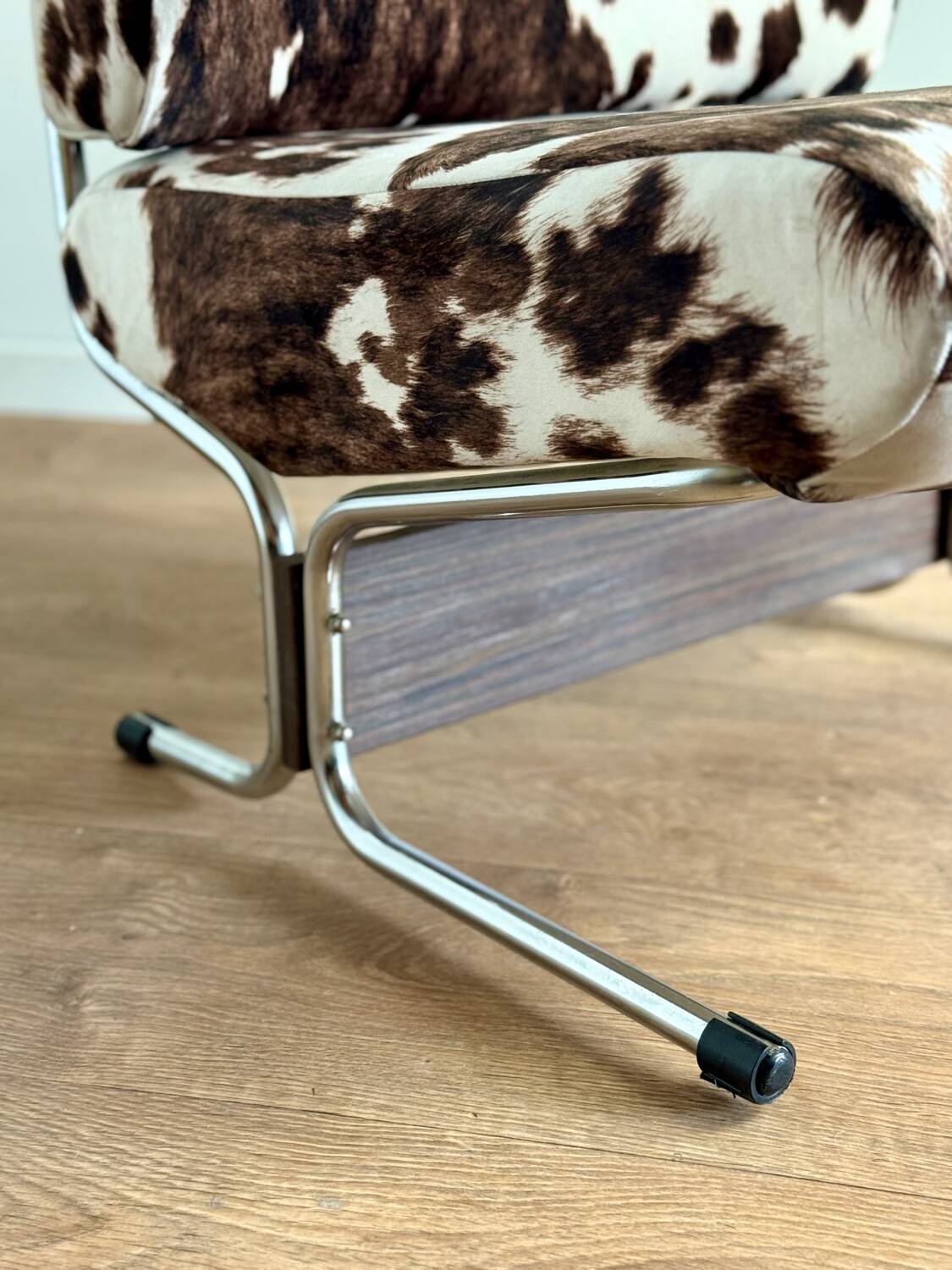 Caracas Pierre Guariche Airbone armchair from the 70s