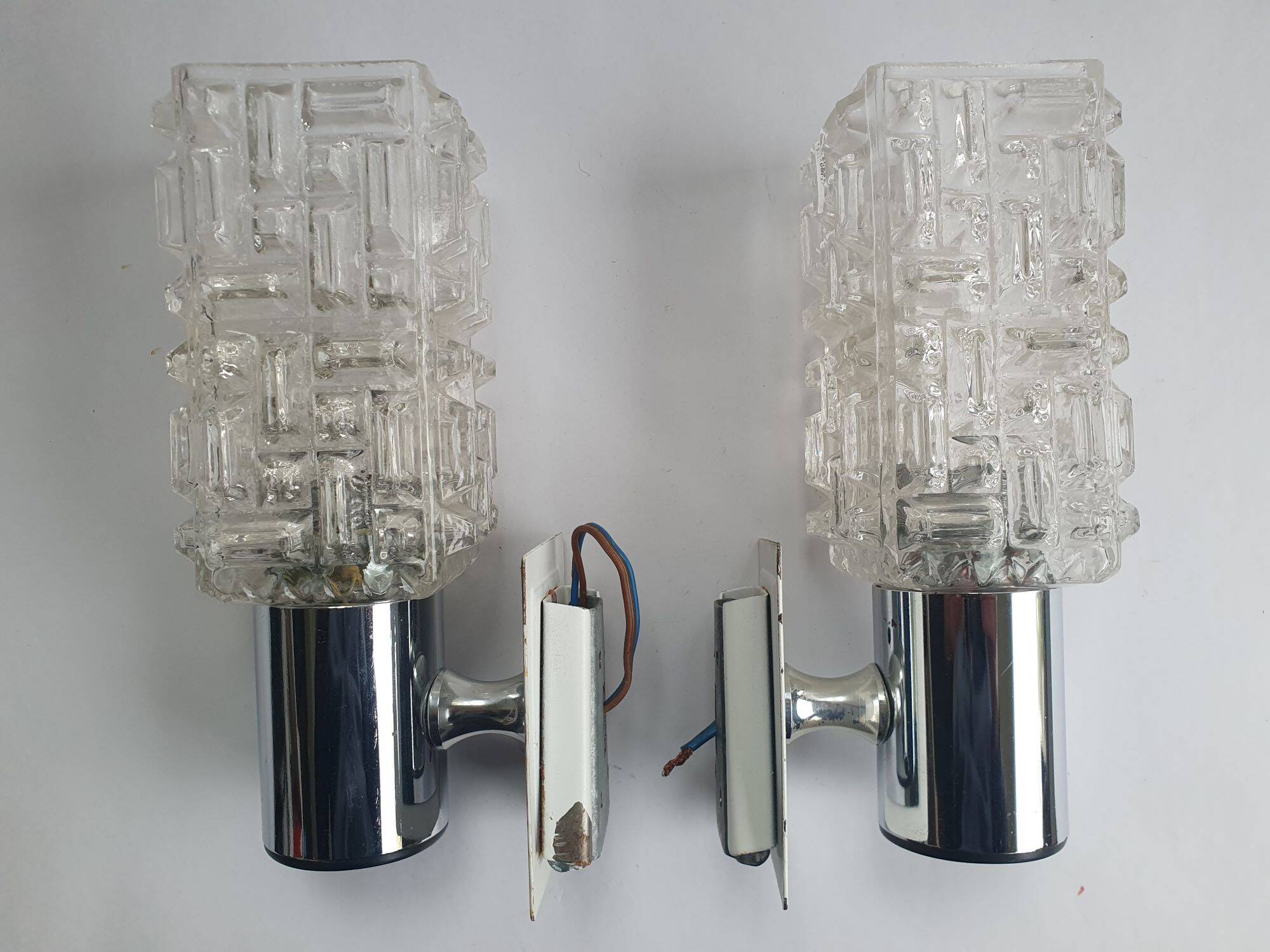 Pair of vintage chrome wall lights with square globes, Italian Targetti, 1970