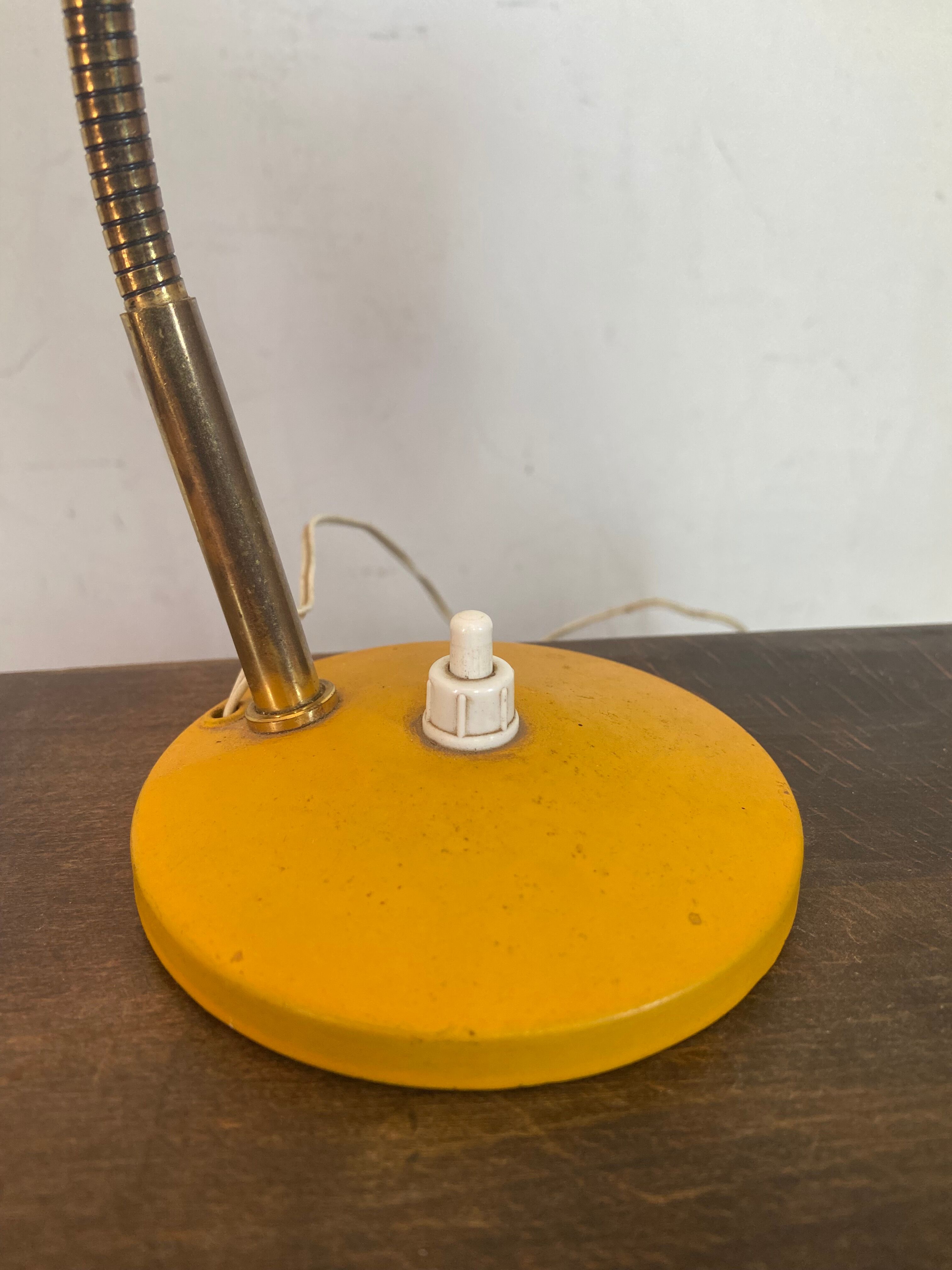 Table lamp années 60 in sheet metal yellow