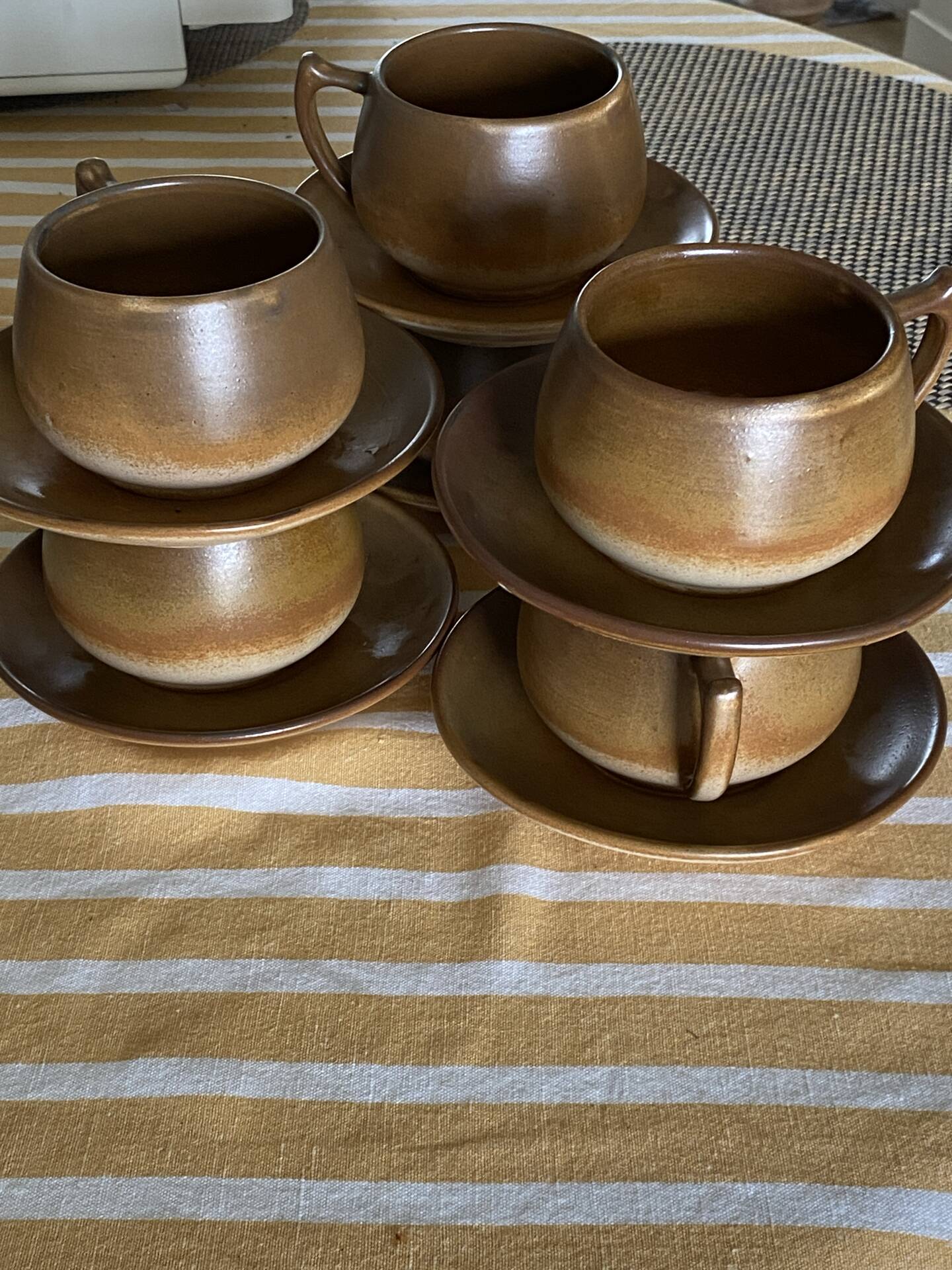 service of 6 cups and saucers HB Henriot Quimper France