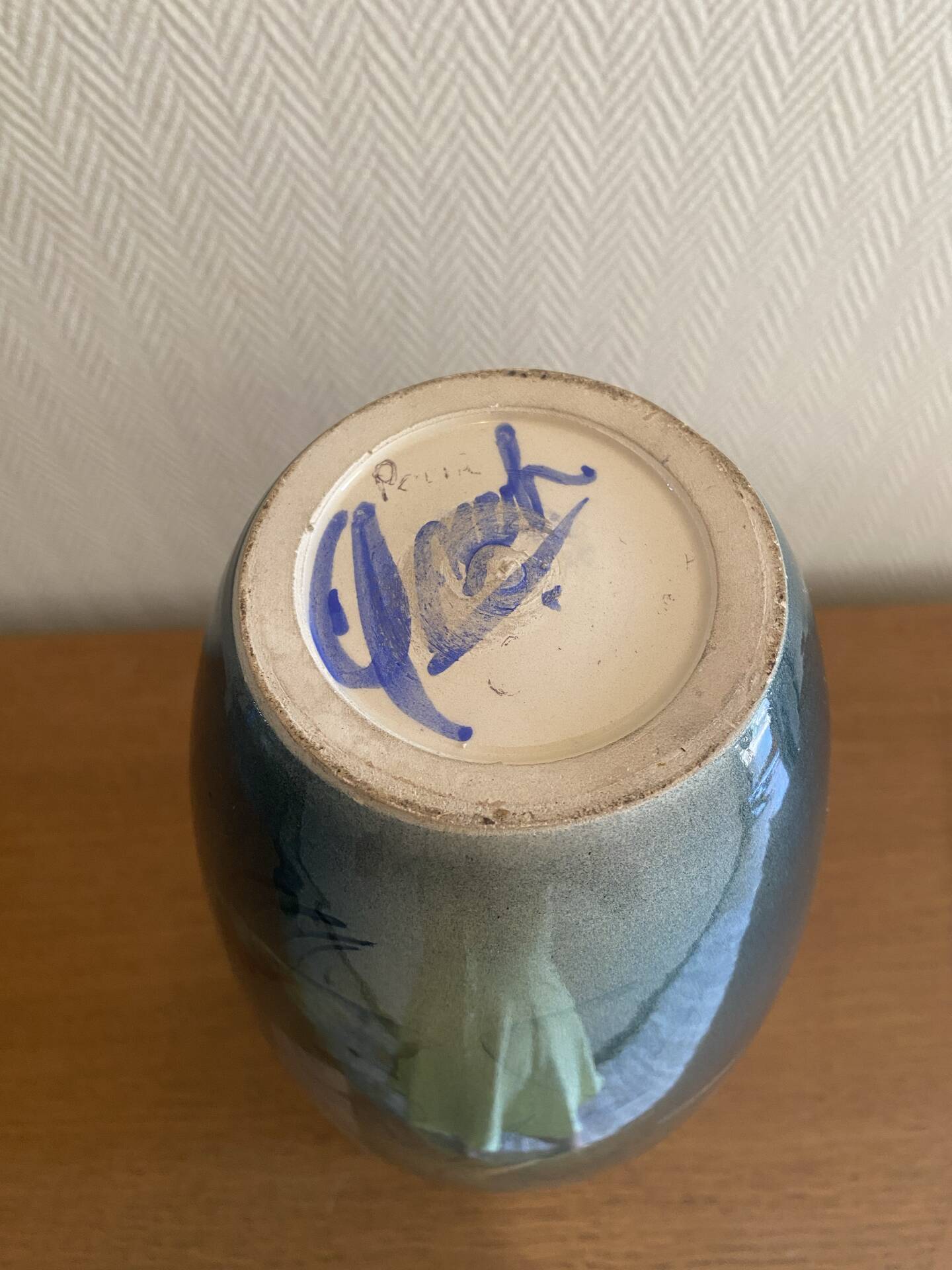 Large lacquered ceramic vase signed Grech