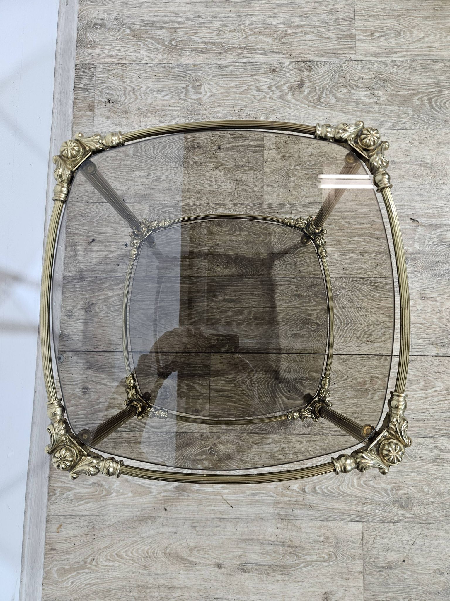Table d'appoint en laiton, France, années 1950.