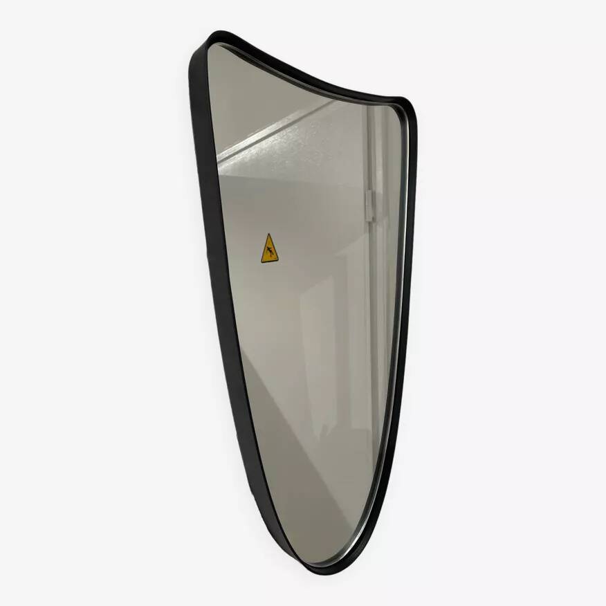 Free-form rearview mirror in black metal