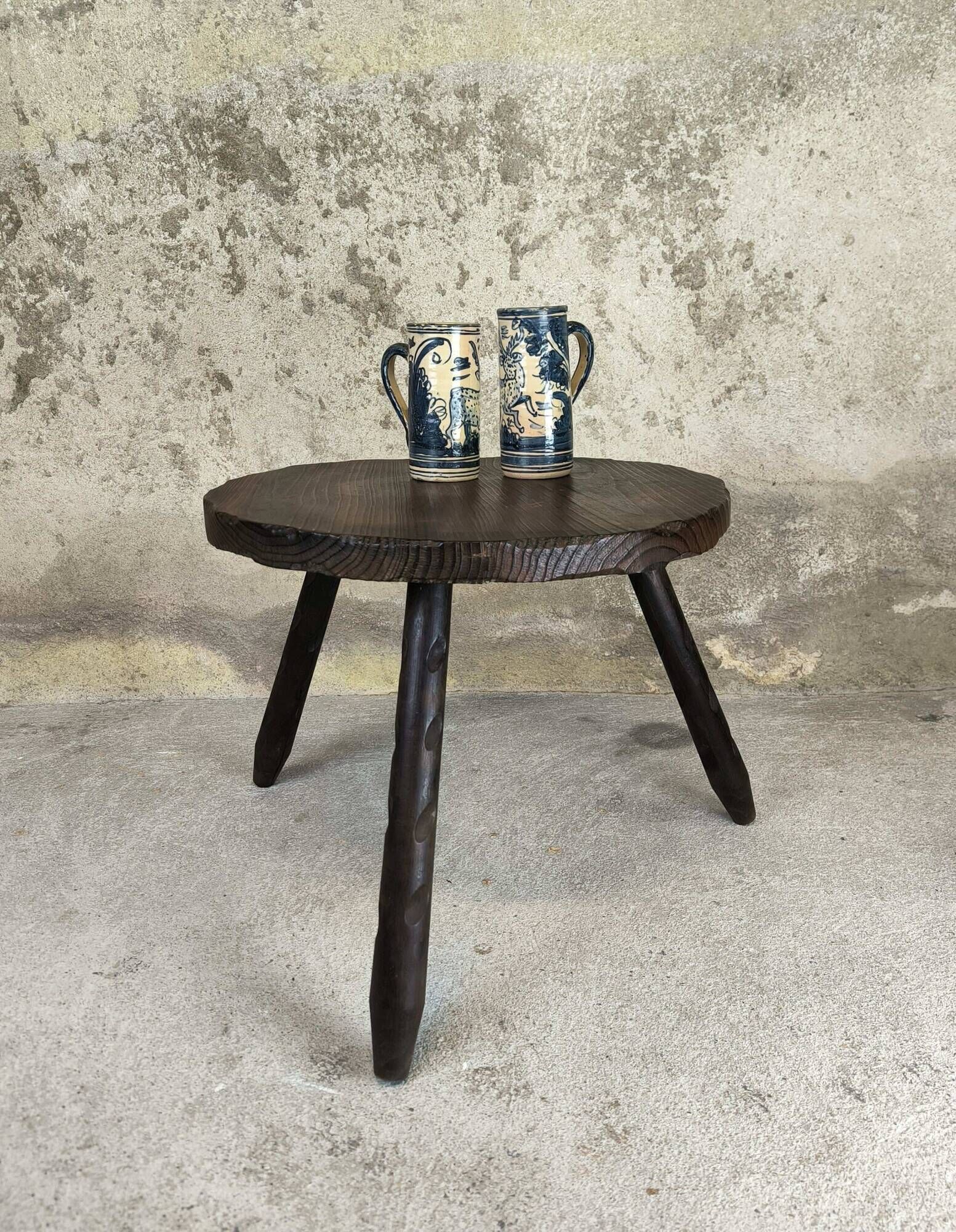 Vintage tripod coffee table in pine.