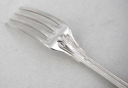 Christofle Violon palmettes, 14 table forks, 21 cm, silver-plated metal.