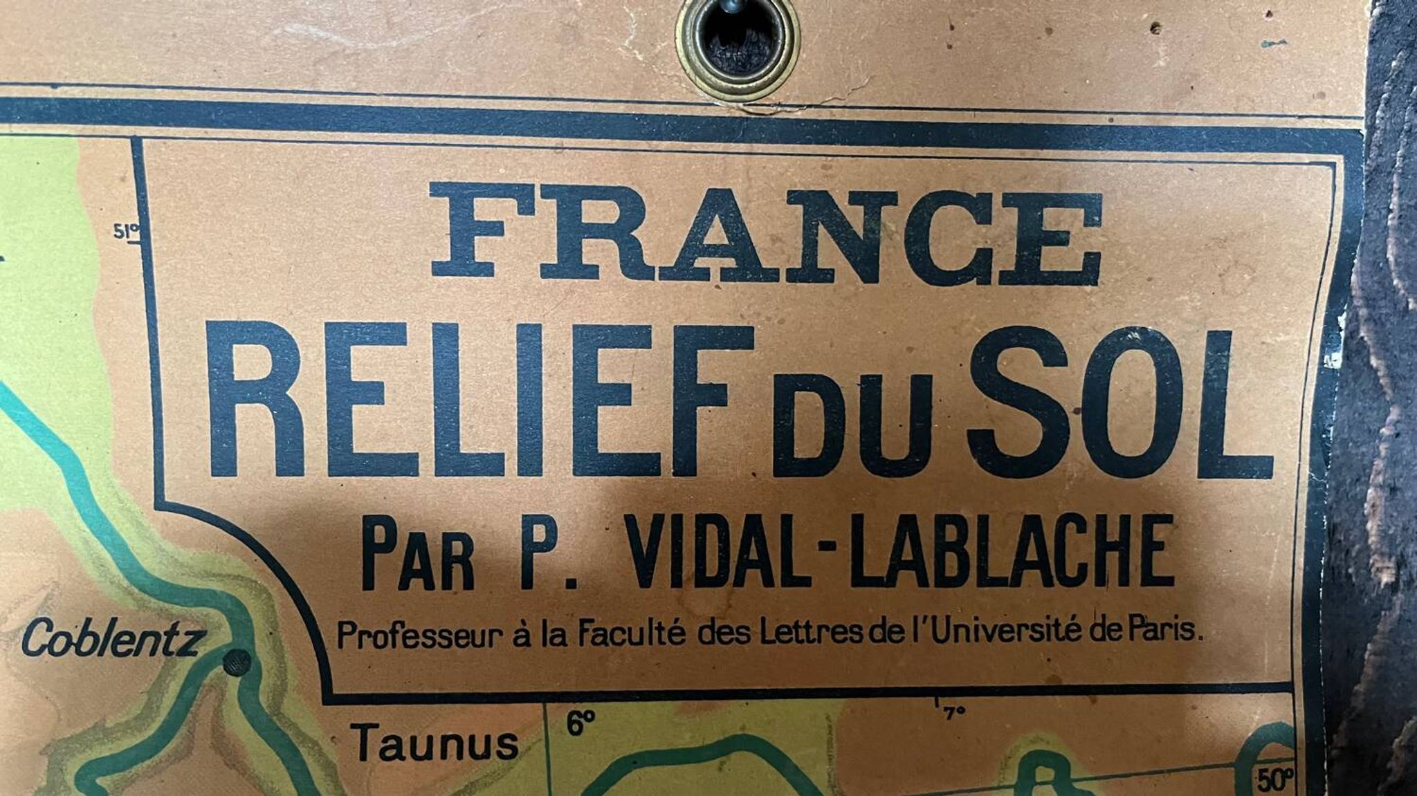 Ancienne carte de France scolaire en carton