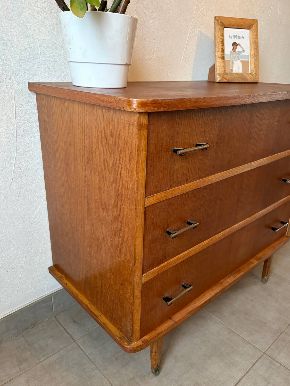 Vintage chest of drawers from the 1950s.
