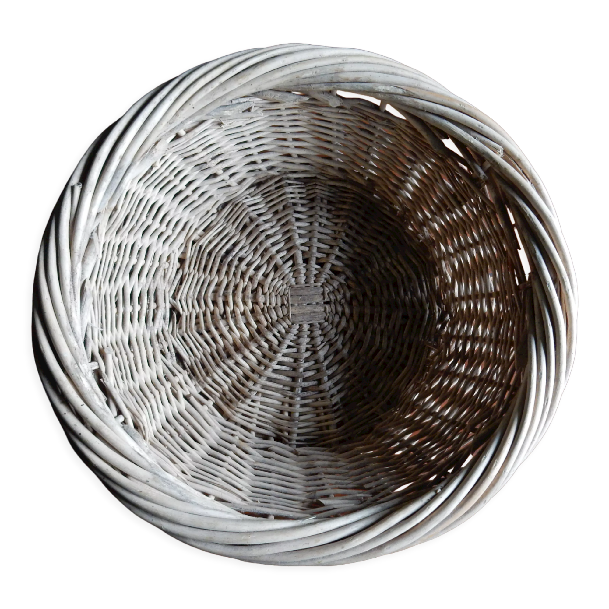 Woven wicker basket