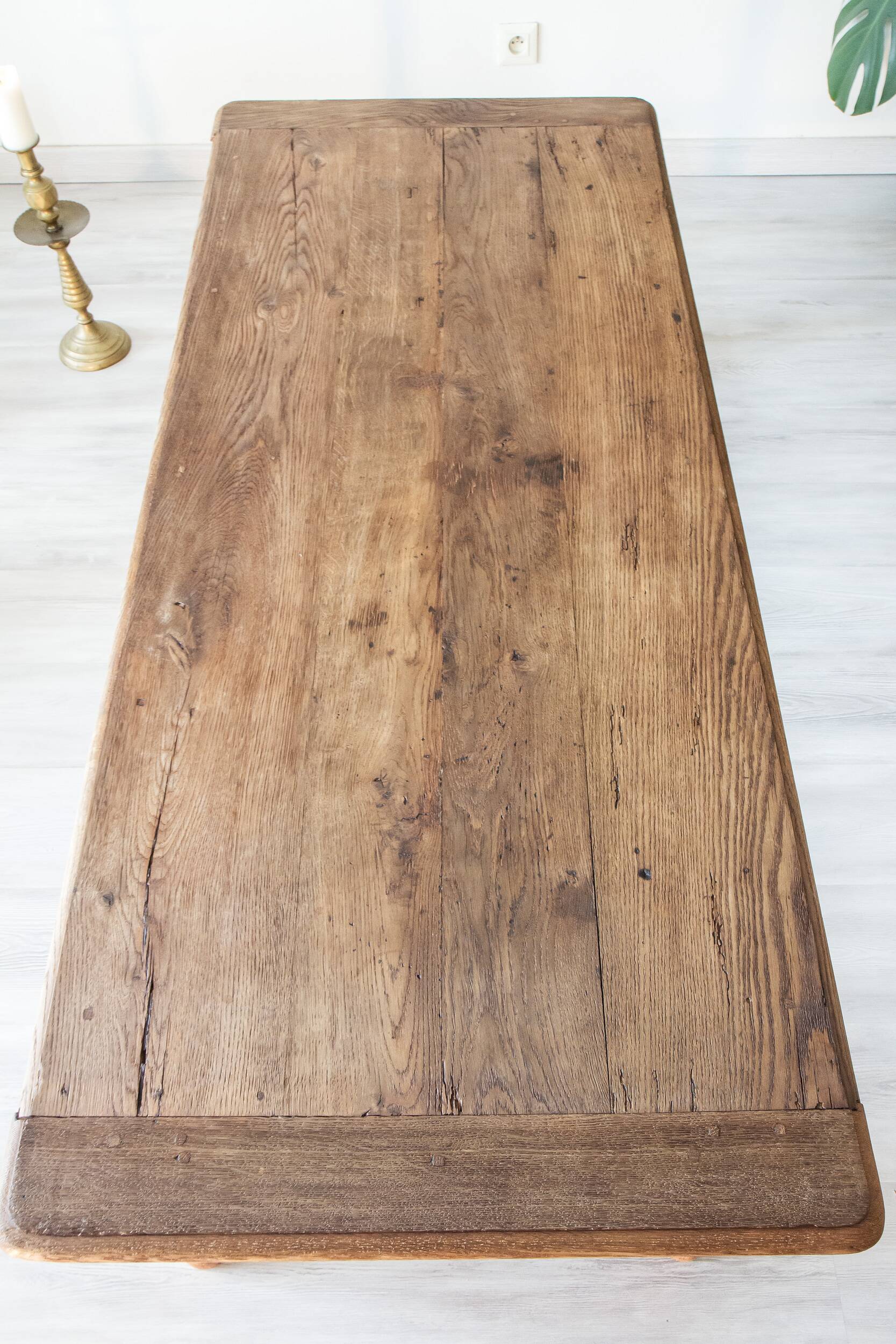 Large oak coffee table from the early 20th century