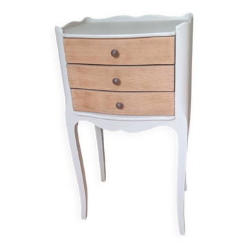 Vintage wooden bedside table with 3 drawers.
