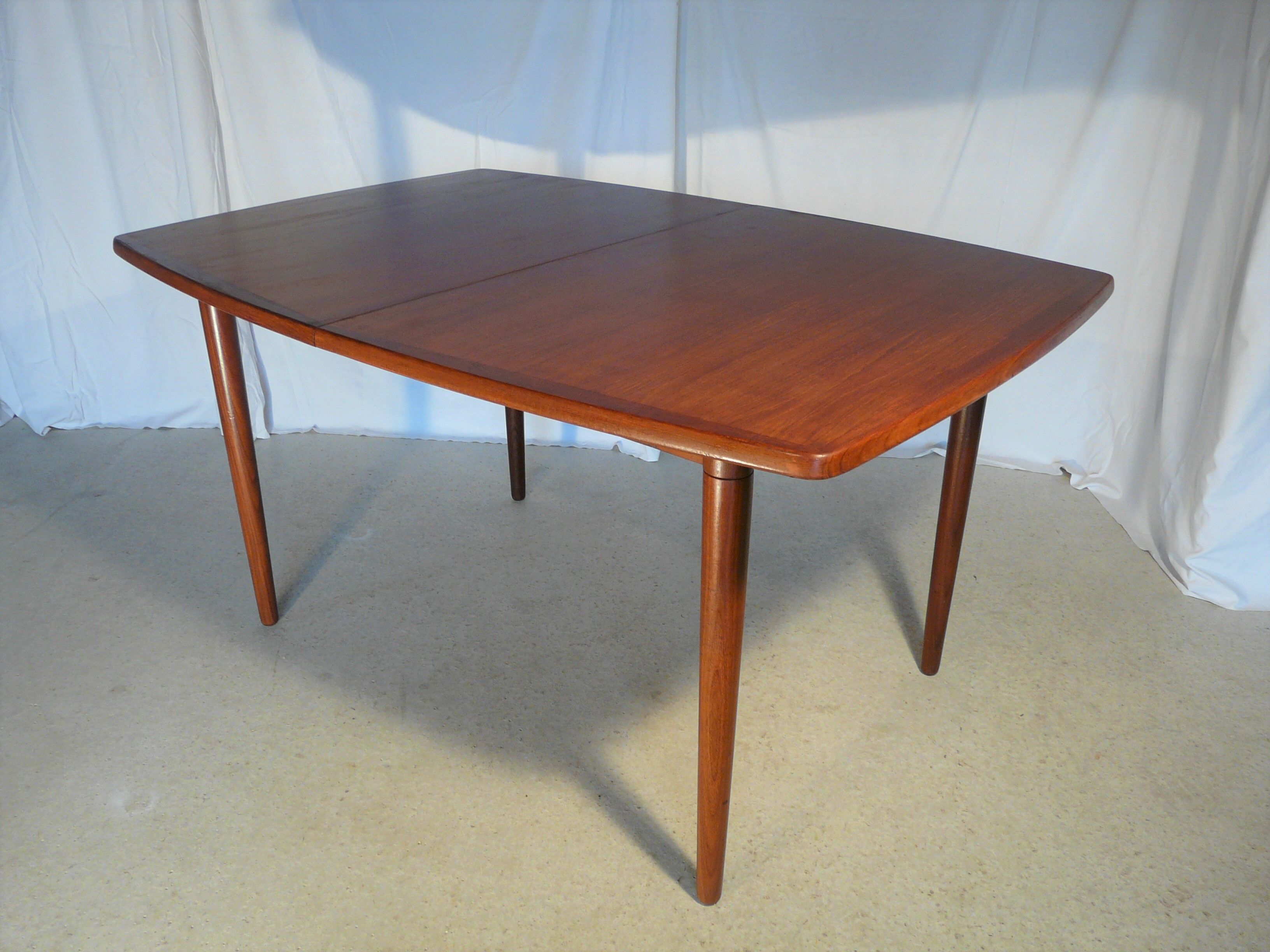 Scandinavian vintage extendable rectangular table