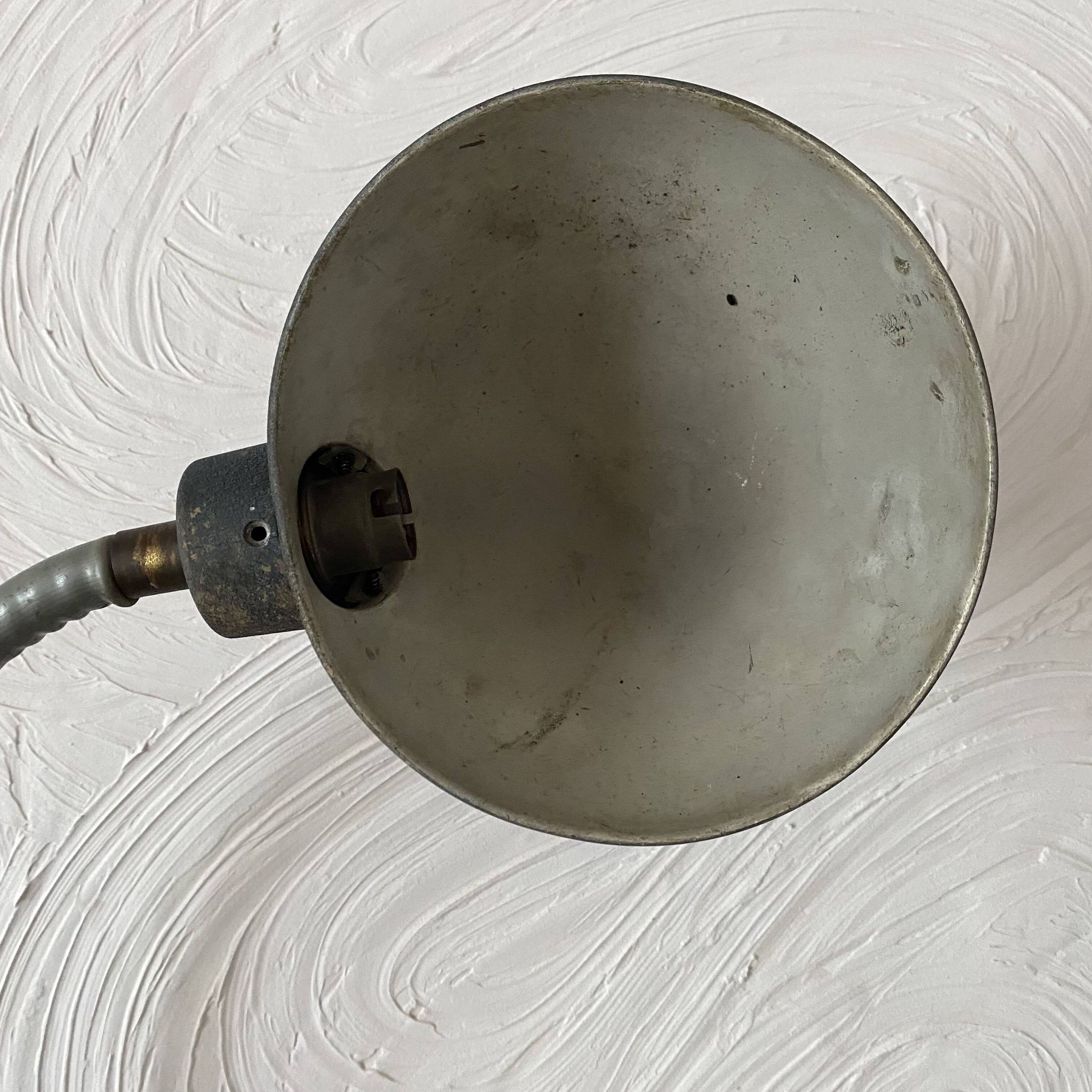 Lampe de bureau industrielle armée  Années 50