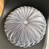 Round pleated suede velvet cushion