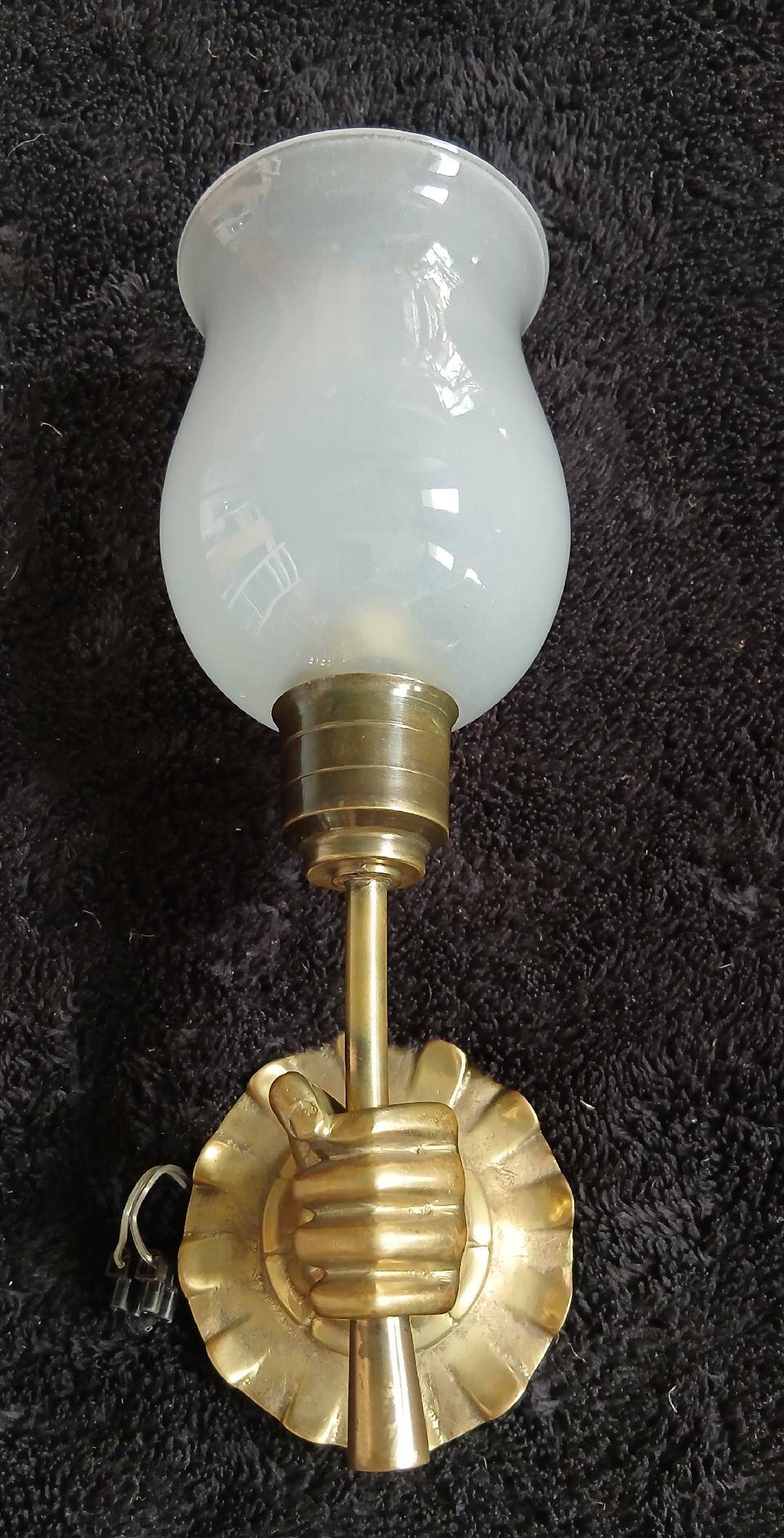 Belle applique main  , torche , bronze doré
