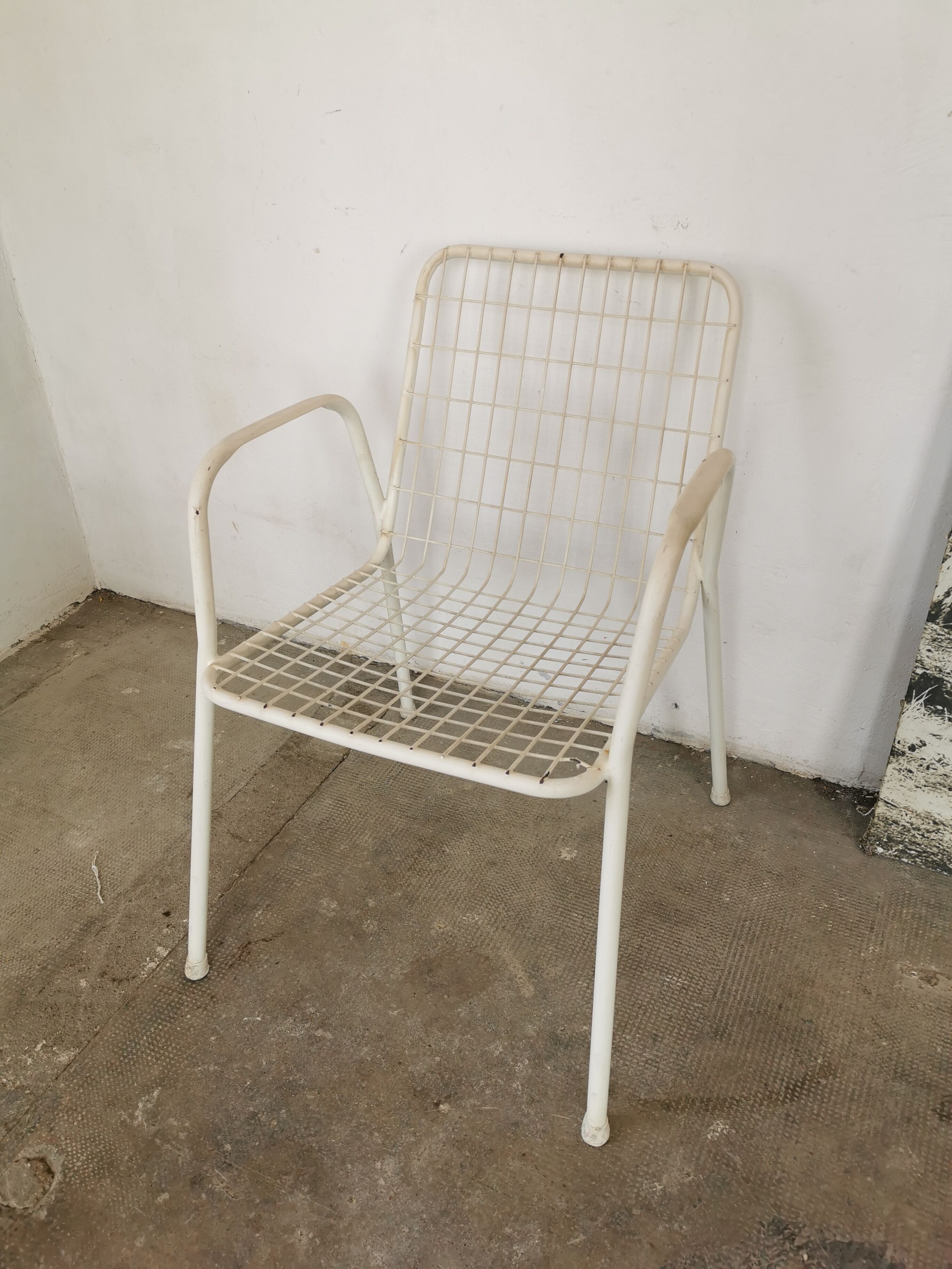 Emu chair, rio, in white metal mesh