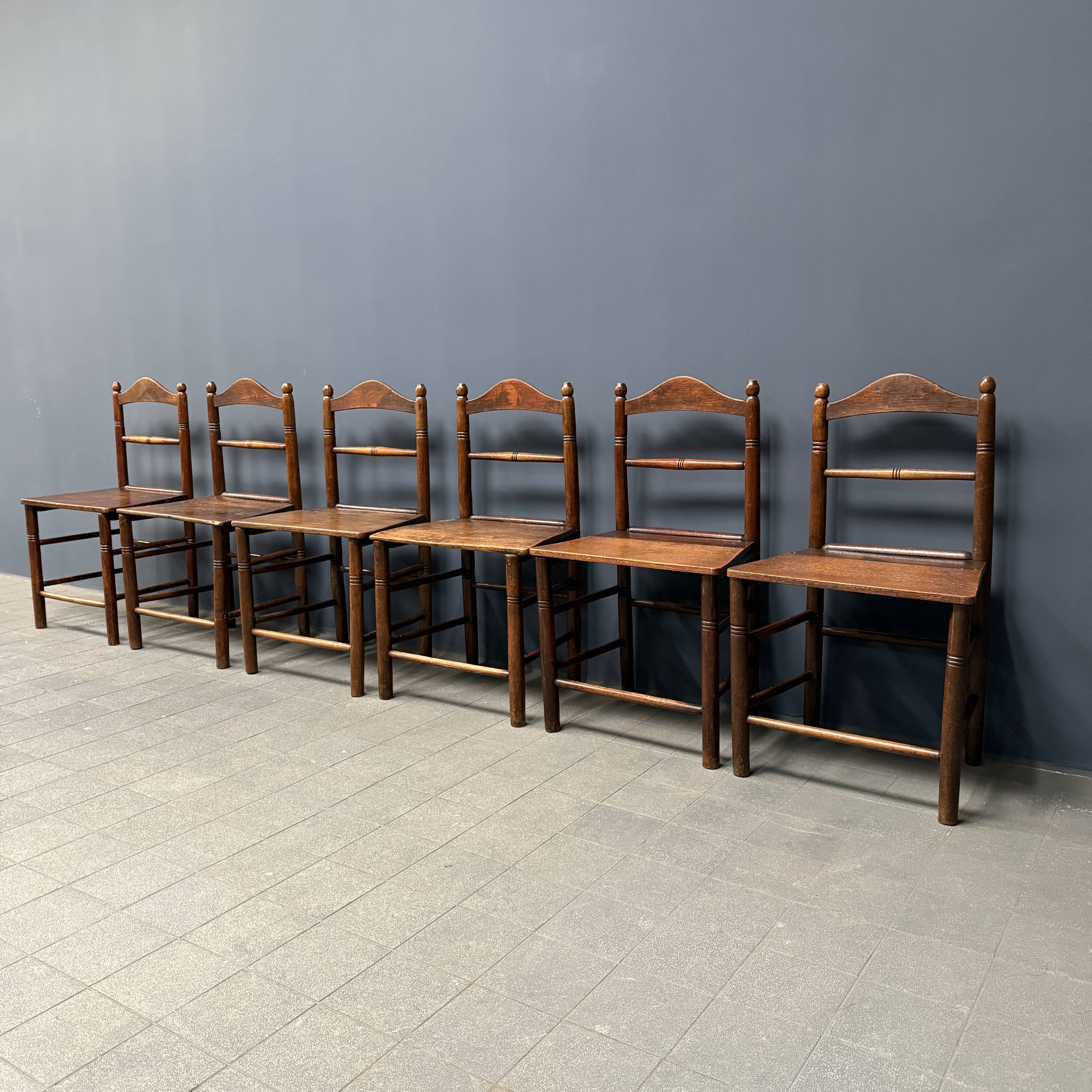 Ensemble de six chaises de cuisine anglaises anciennes