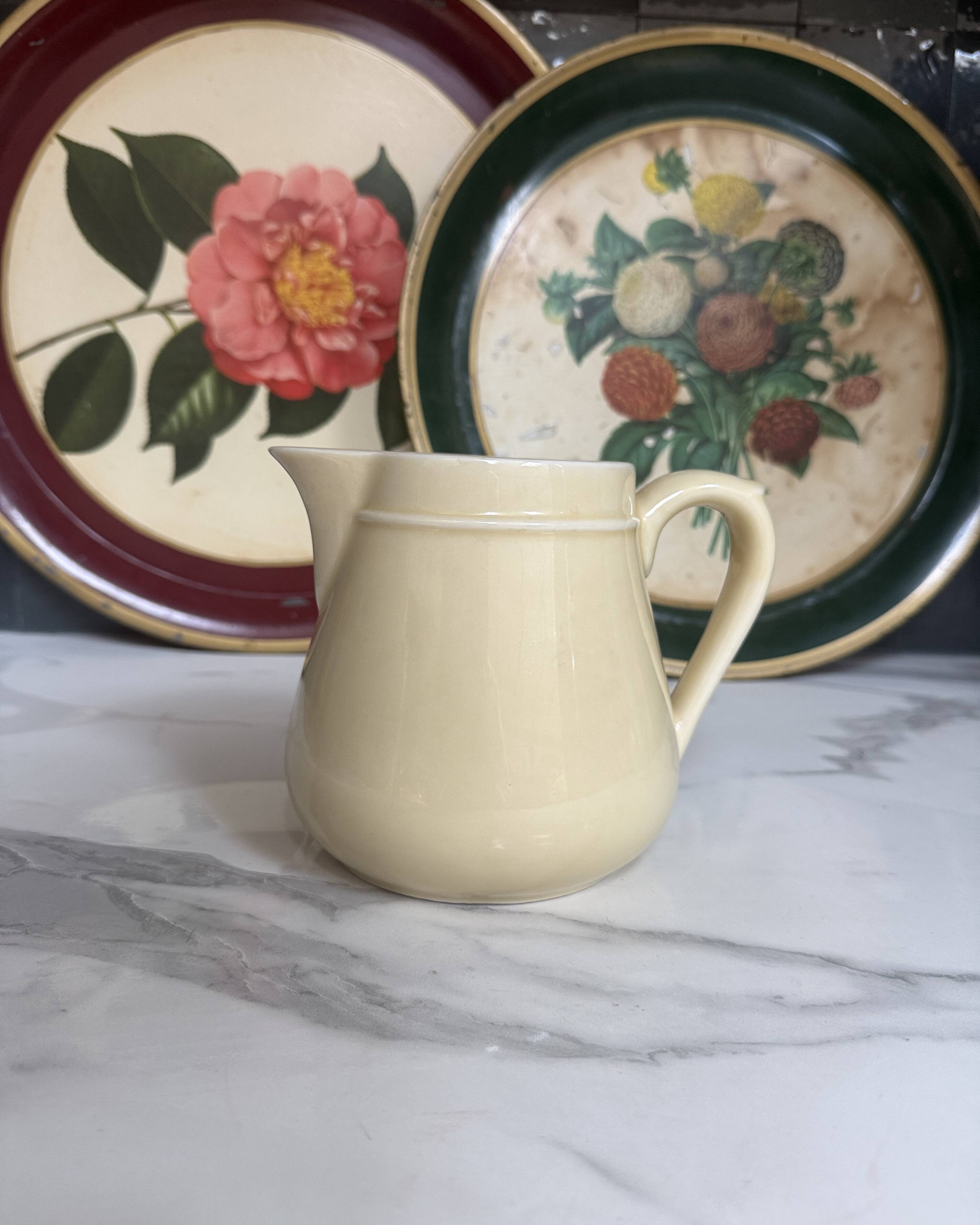 Pichet vintage jaune beurre