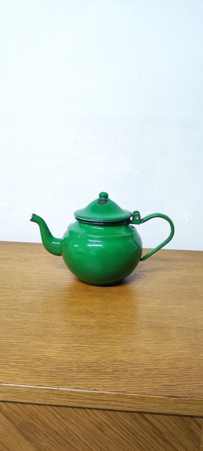 Enamel teapot