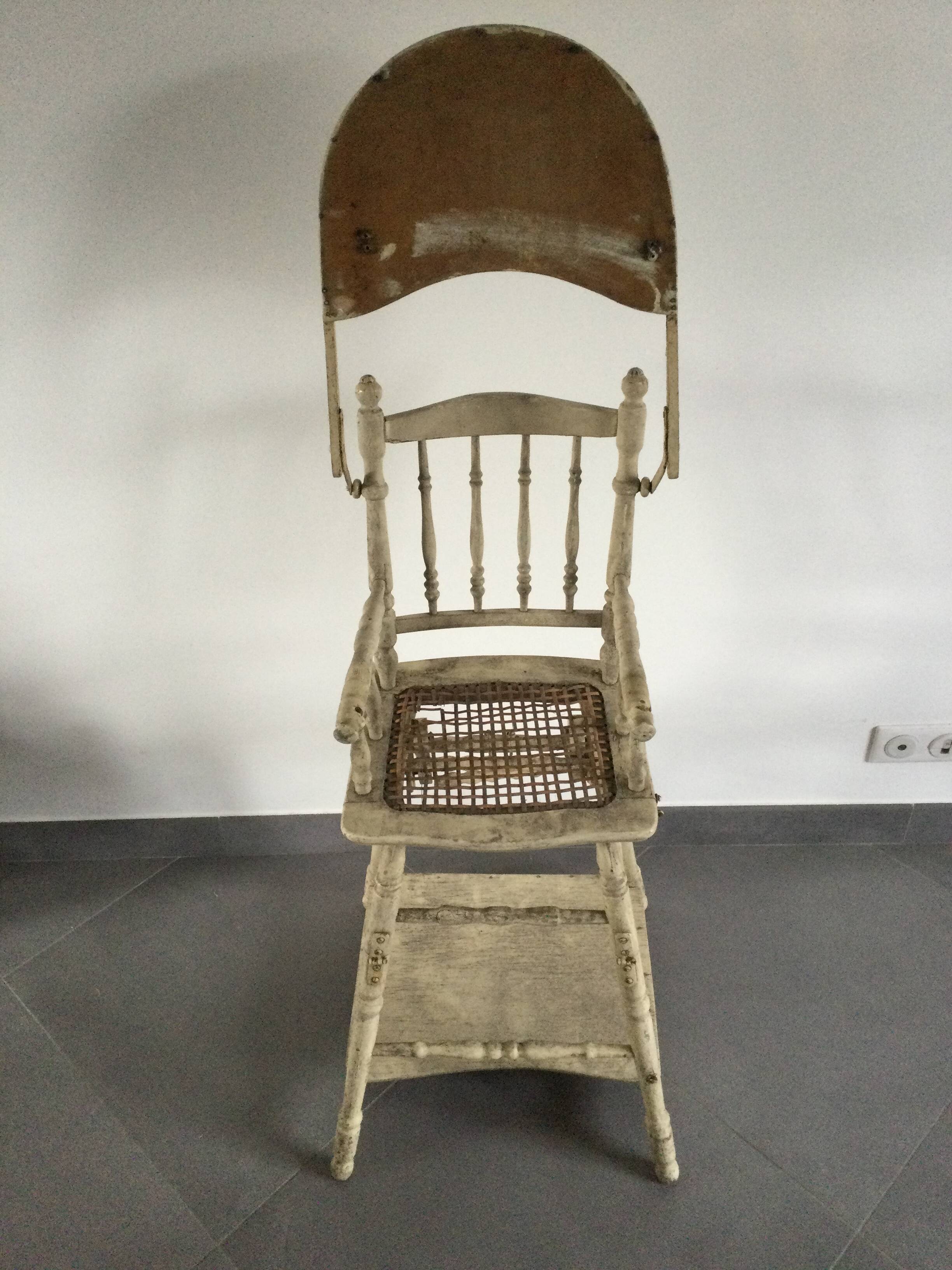 Chaise haute ancienne