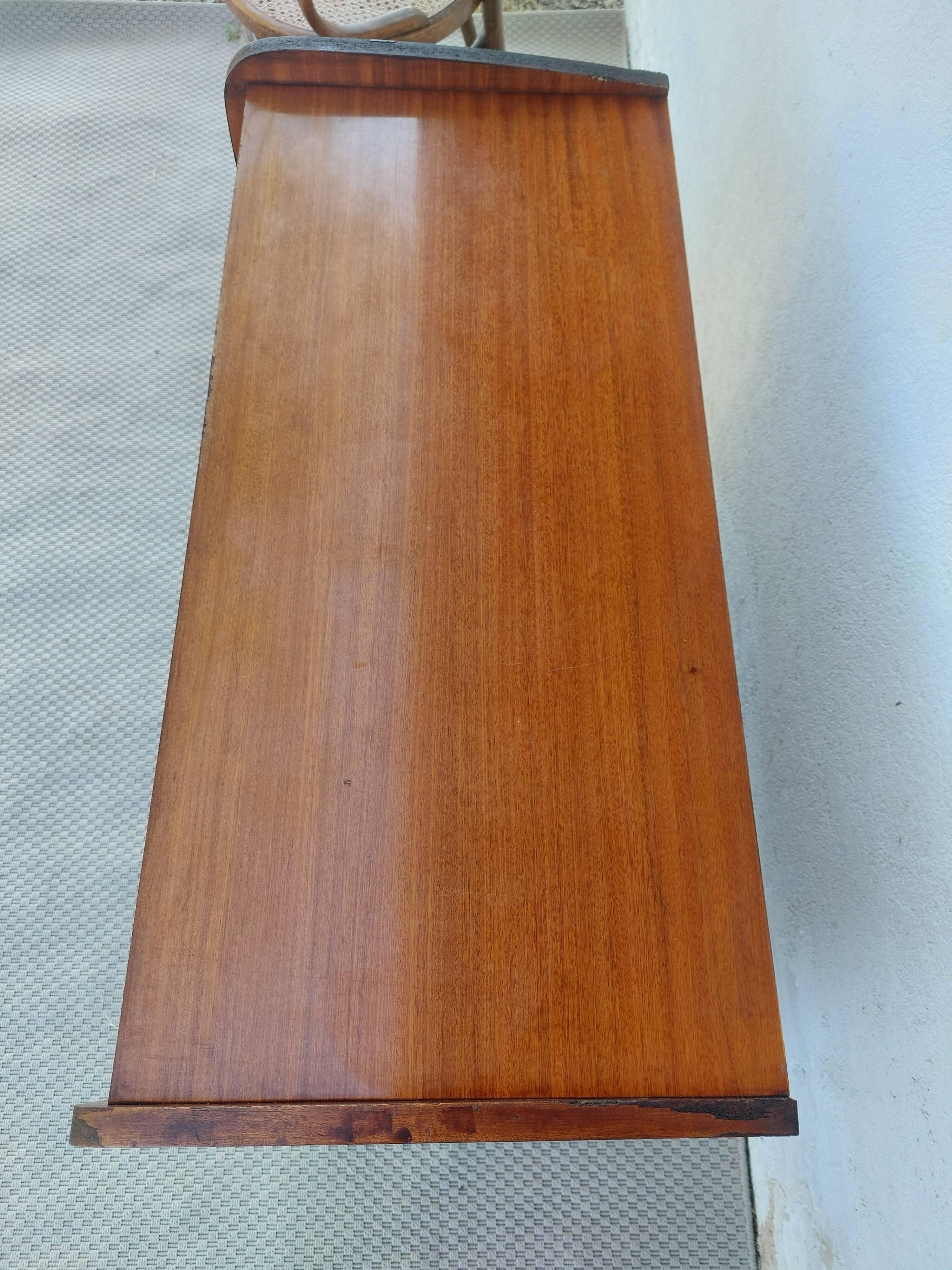 commode aux pieds compas, effet miroir, vintage