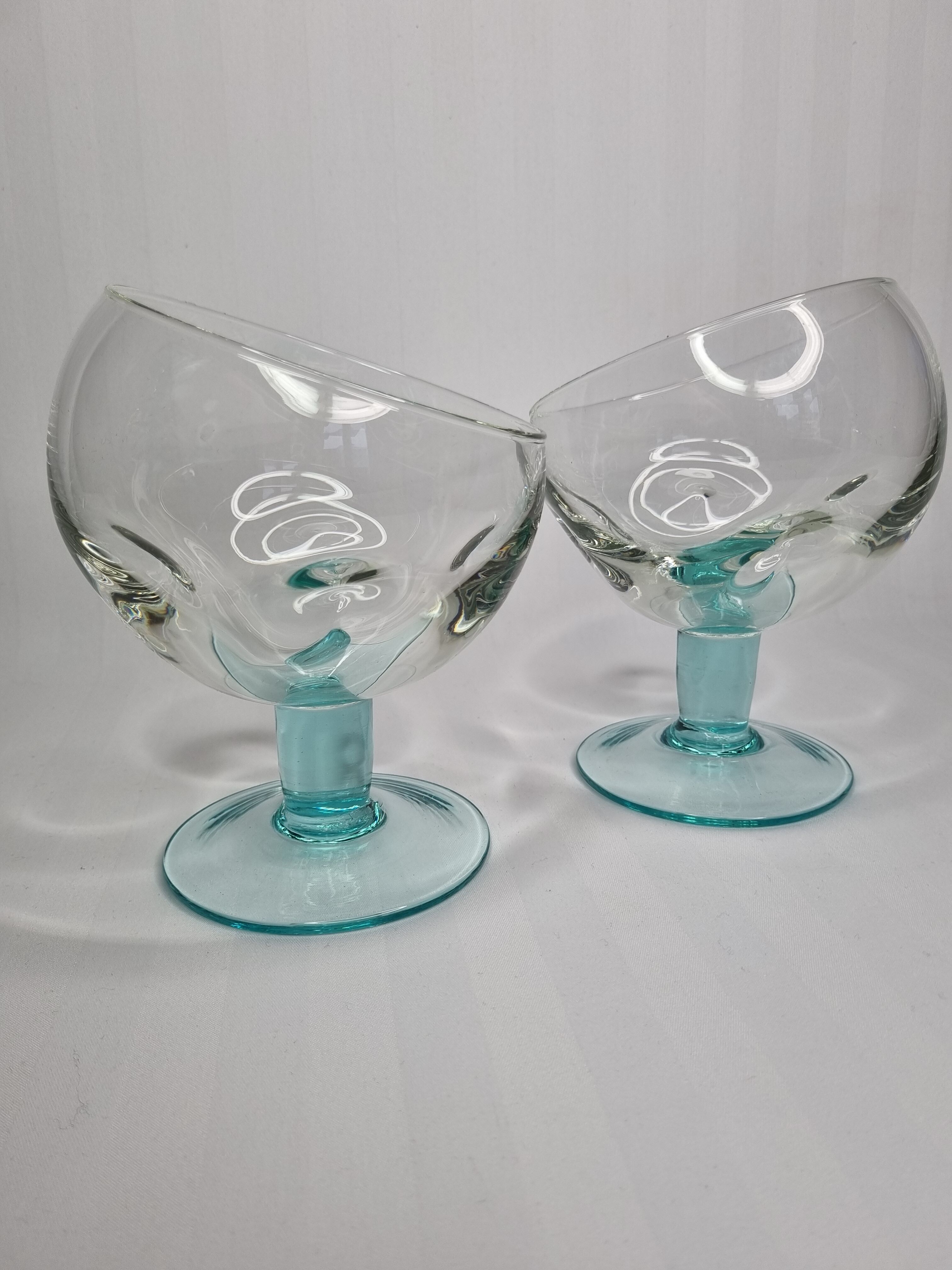 Pair of standing glass cups, 16 cm, blue
