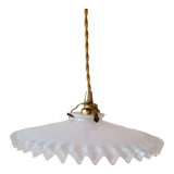 Serrated opaline suspension