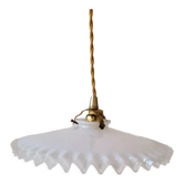 Serrated opaline suspension