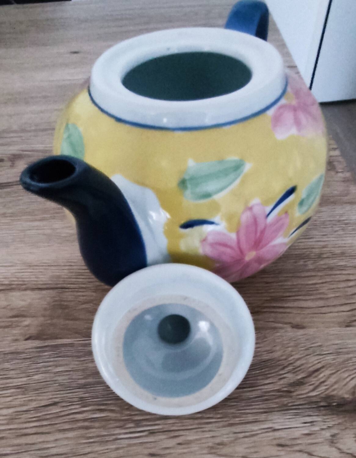 Teapot and milk jug