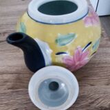 Teapot and milk jug