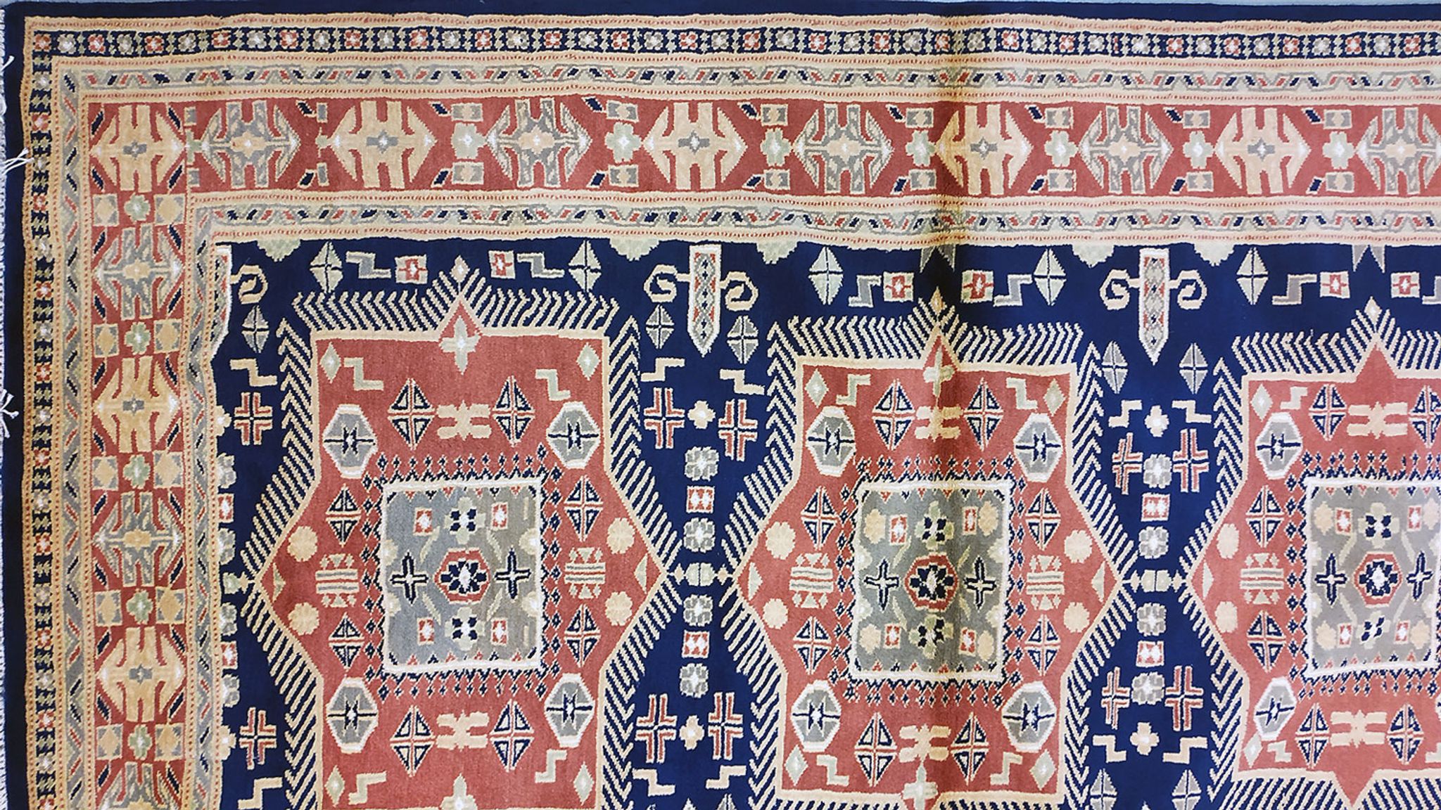 Tapis d'orient entièrement fait à la main "karachi" 191x127cm