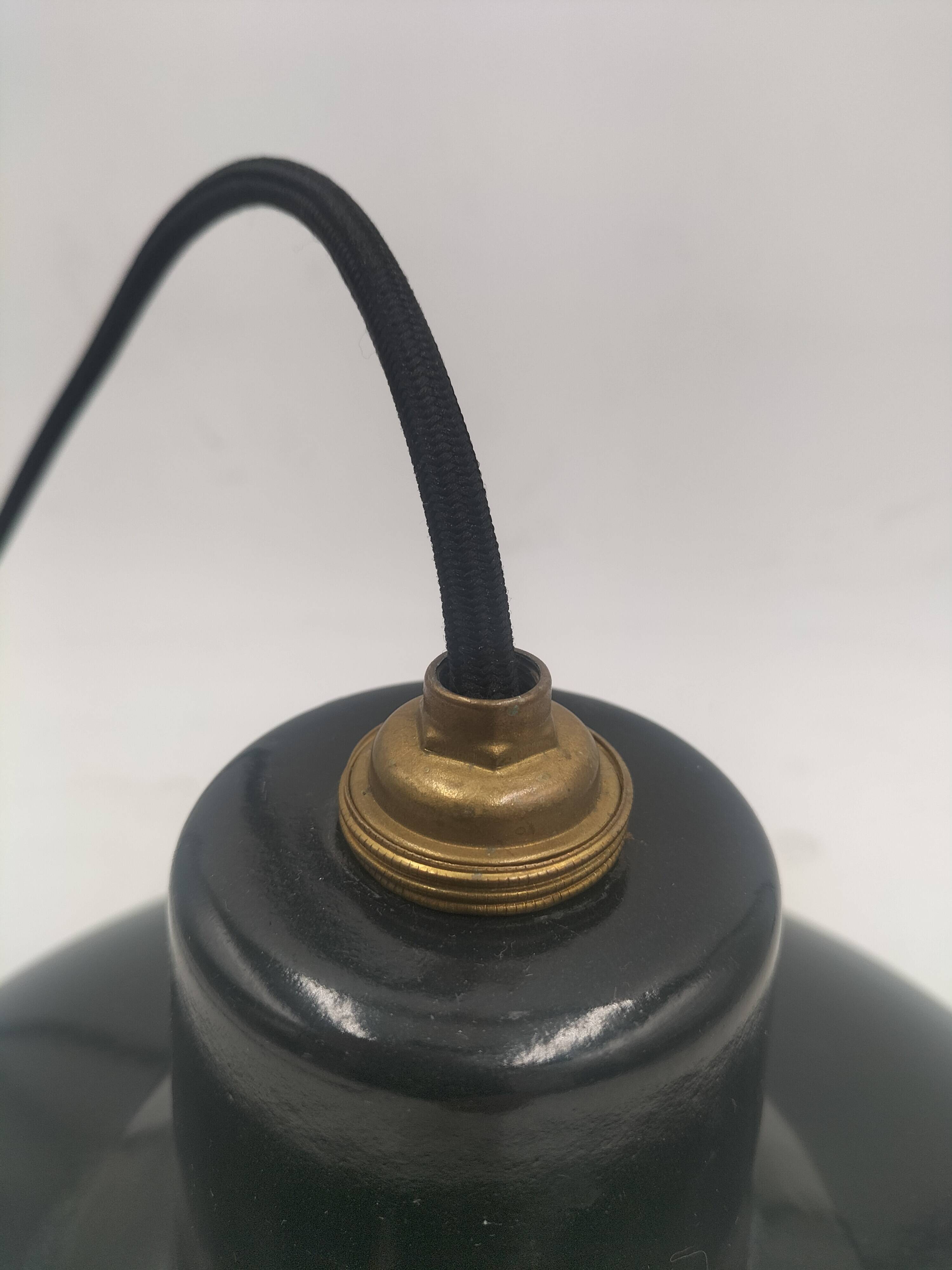 Enamelled sheet metal pendant light