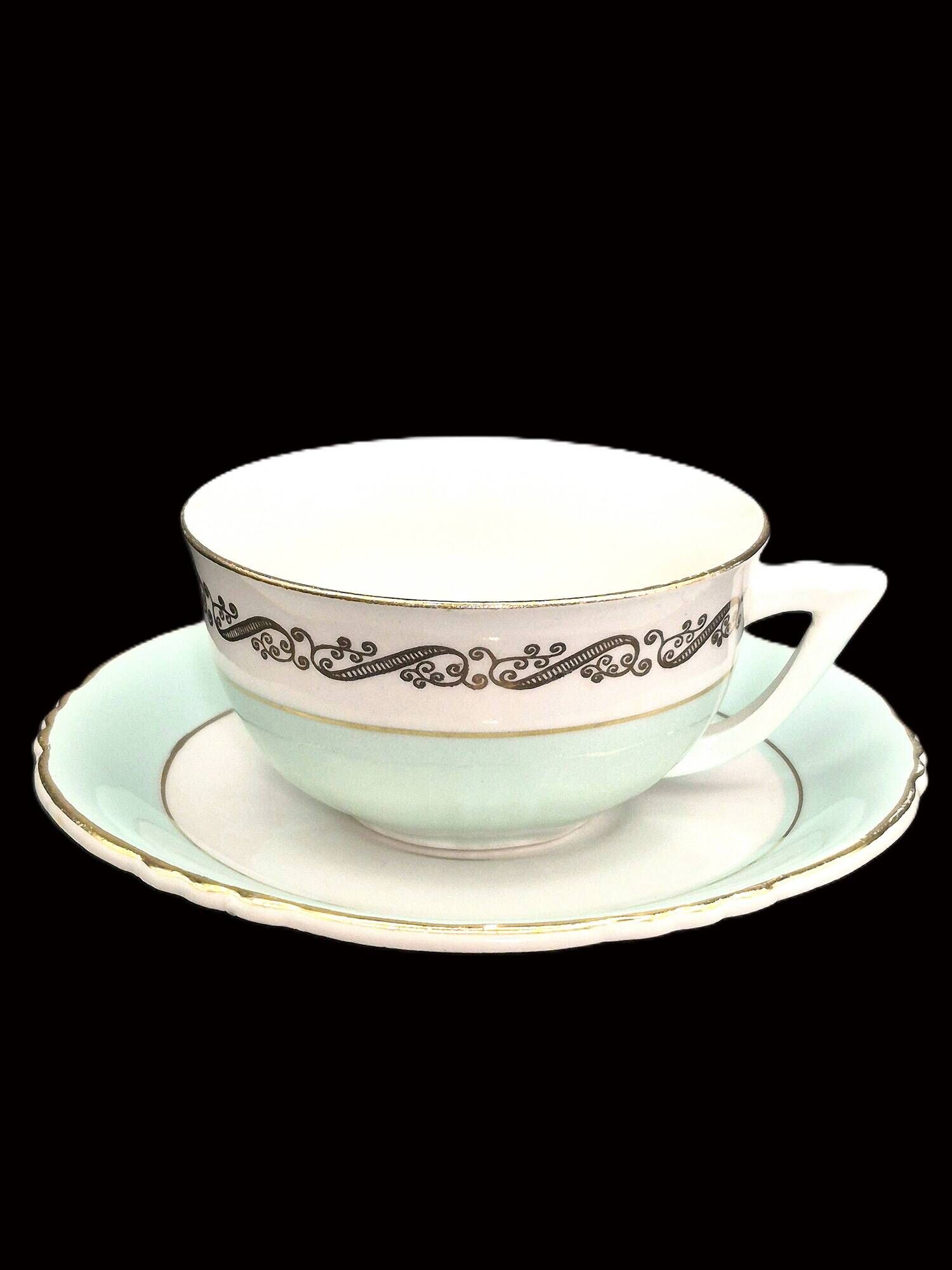 Vintage 4 cup and saucer set Seville Moulin des Loups Orchies