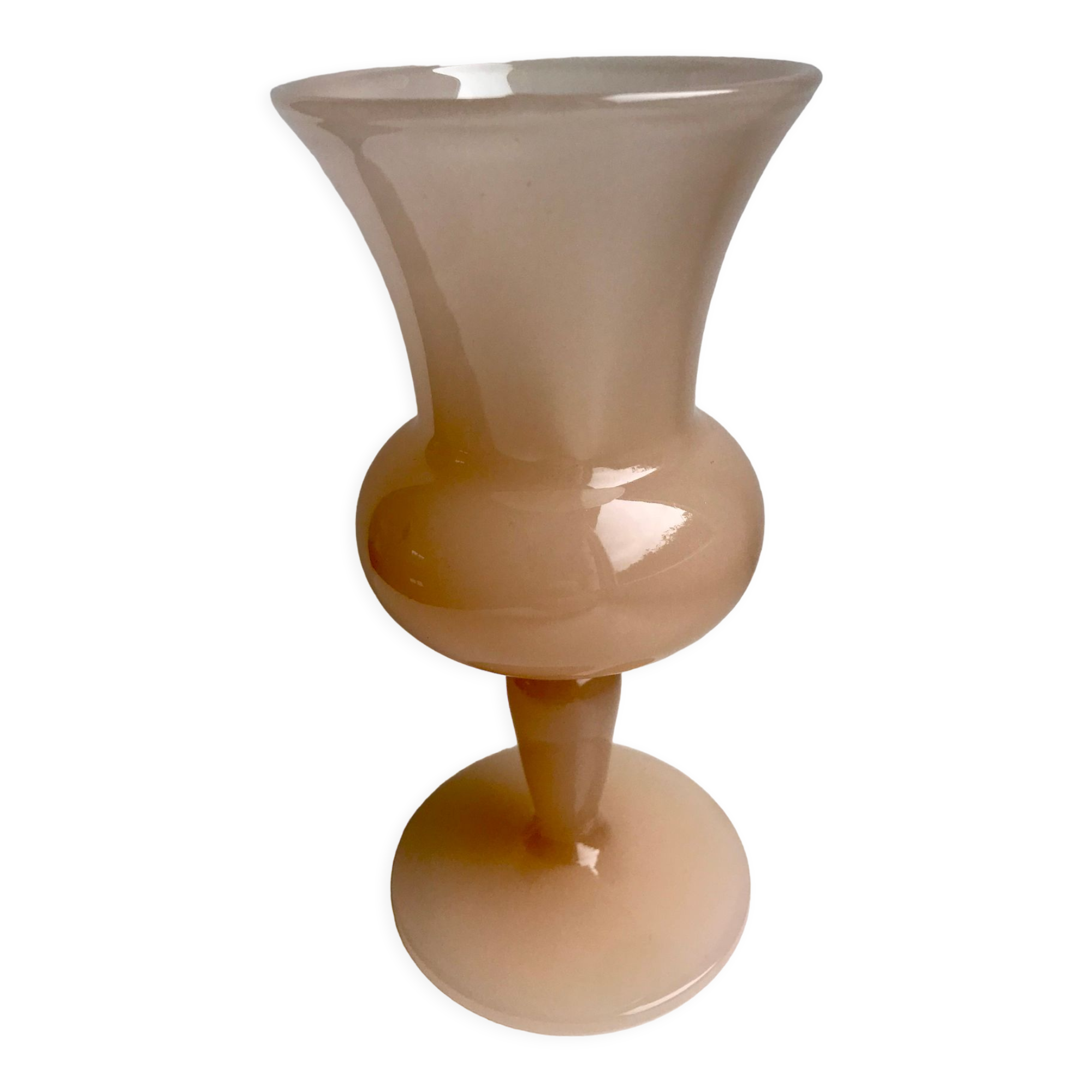Vase en opaline rose pâle années 50-60