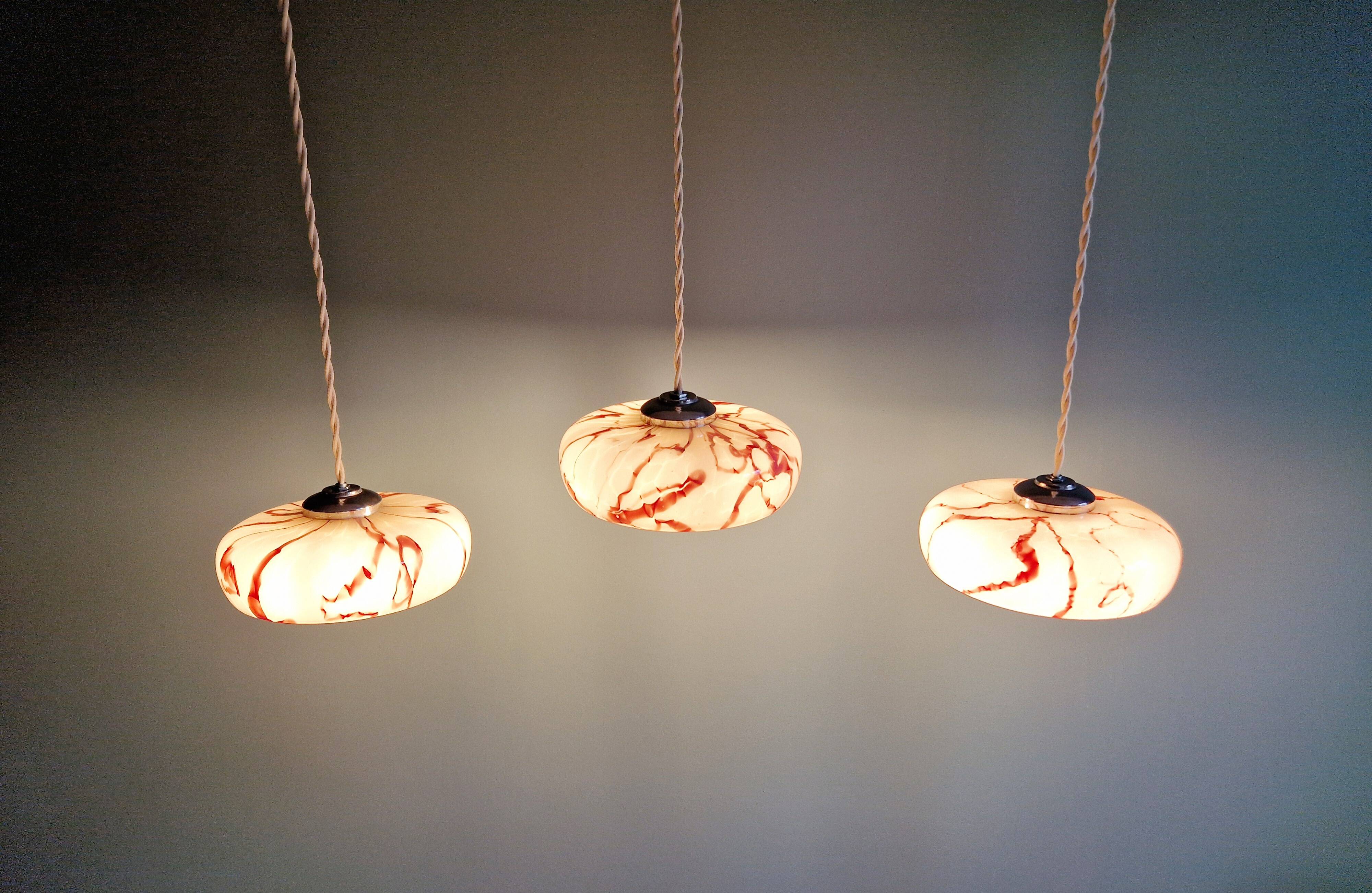Set of 3 pendants in pink marbled opaline