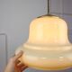 Suspension mid-century en laiton jaune et verre, italie